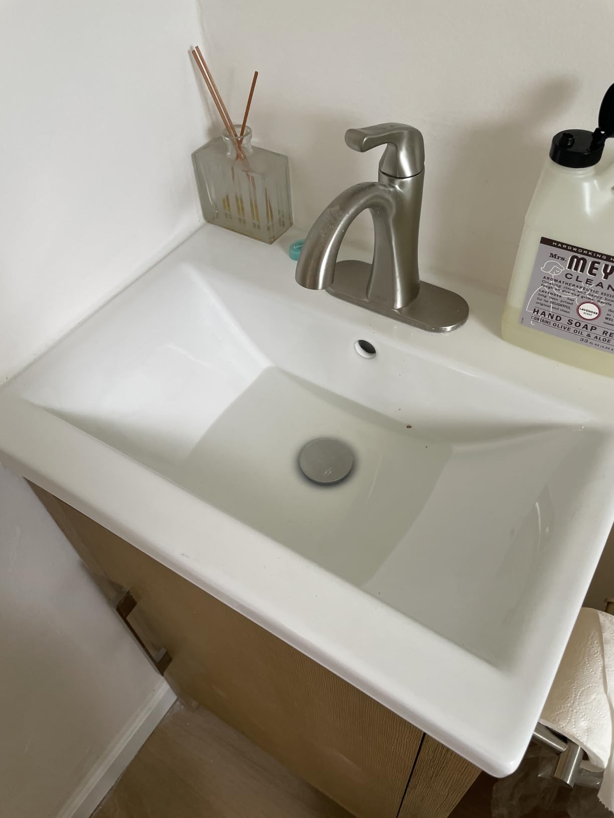 Delta Arvo Brushed Nickel Bathroom Faucet 1 Hole, Single Hole Bathroom Sink Faucet for Vanity, Push-Pop Drain Assembly, Spotshield Stainless 15840LF-SP customer photo 2