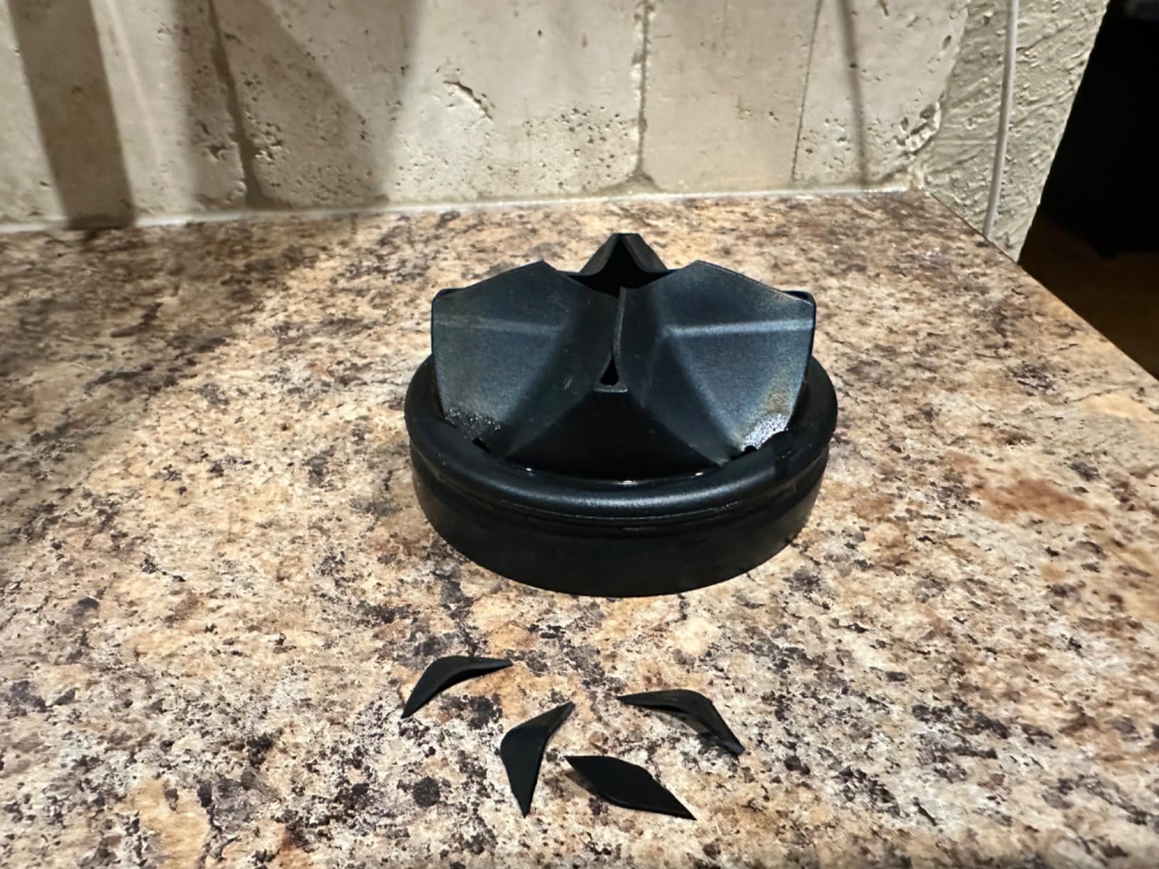 Frigidaire 1/2 HP Corded Garbage Disposal for Kitchen Sinks, FF05DISPC1 customer photo 2