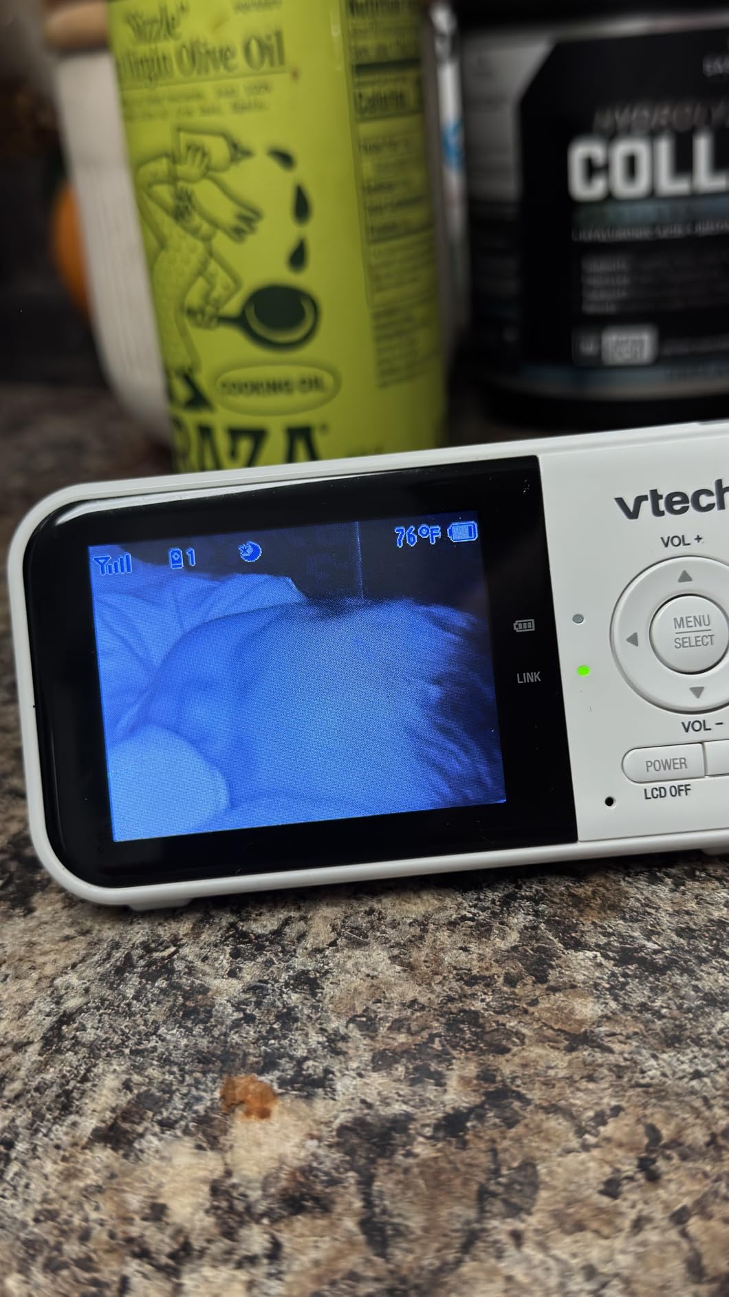 VTech Baby Monitor No WiFi VM819 - 19Hr Video Battery, 1000ft Range, Night Vision, Two-Way Talk, Temperature Sensor, Sound-Activated Screen, Lullabies customer photo 2