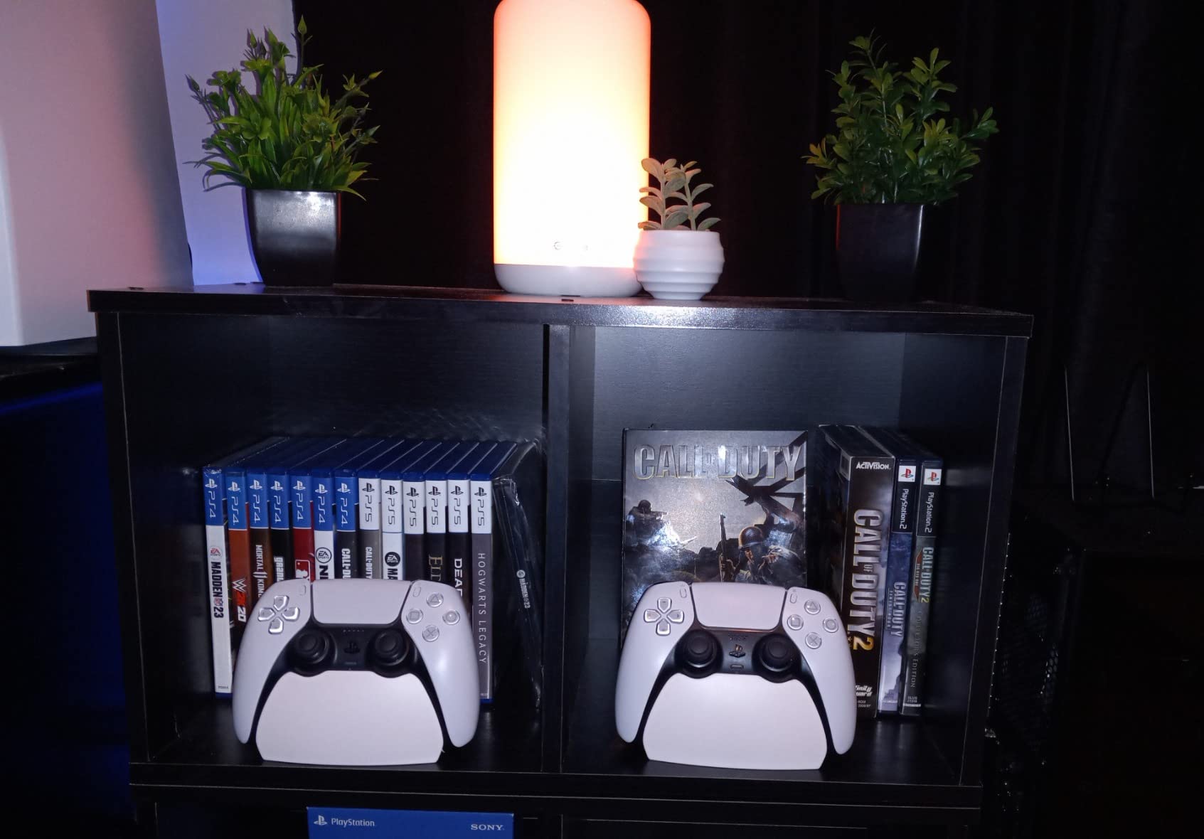 PlayVital Solid Black Controller Display Stand for ps5, Gamepad Accessories Desk Holder for ps5 Controller with Rubber Pads customer photo 1