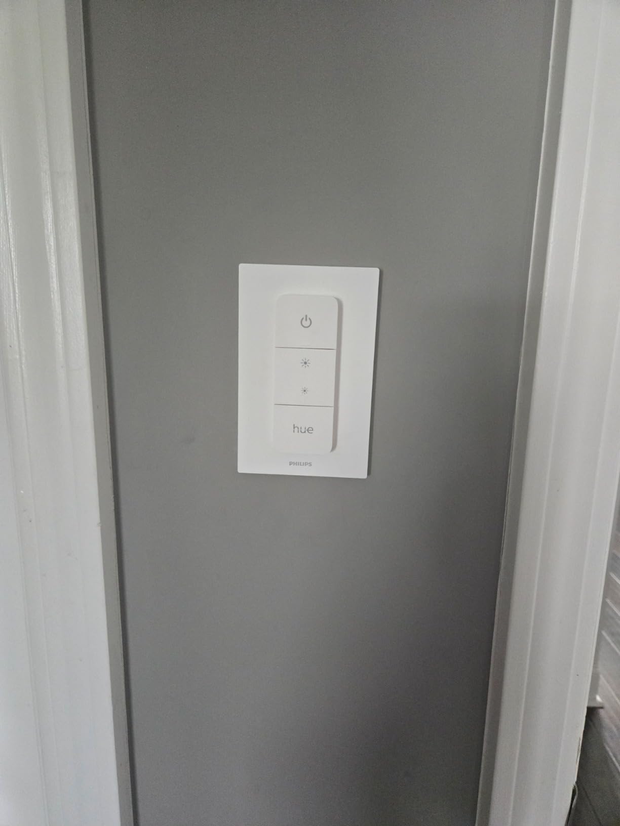 Philips Hue Smart Dimmer Switch Remote, White, 1 Pack, Turns Hue Lights On, Off, Dims or Brightens, Smart Home Control, Requires Bridge, Easy, No-Wire Installation customer photo 2