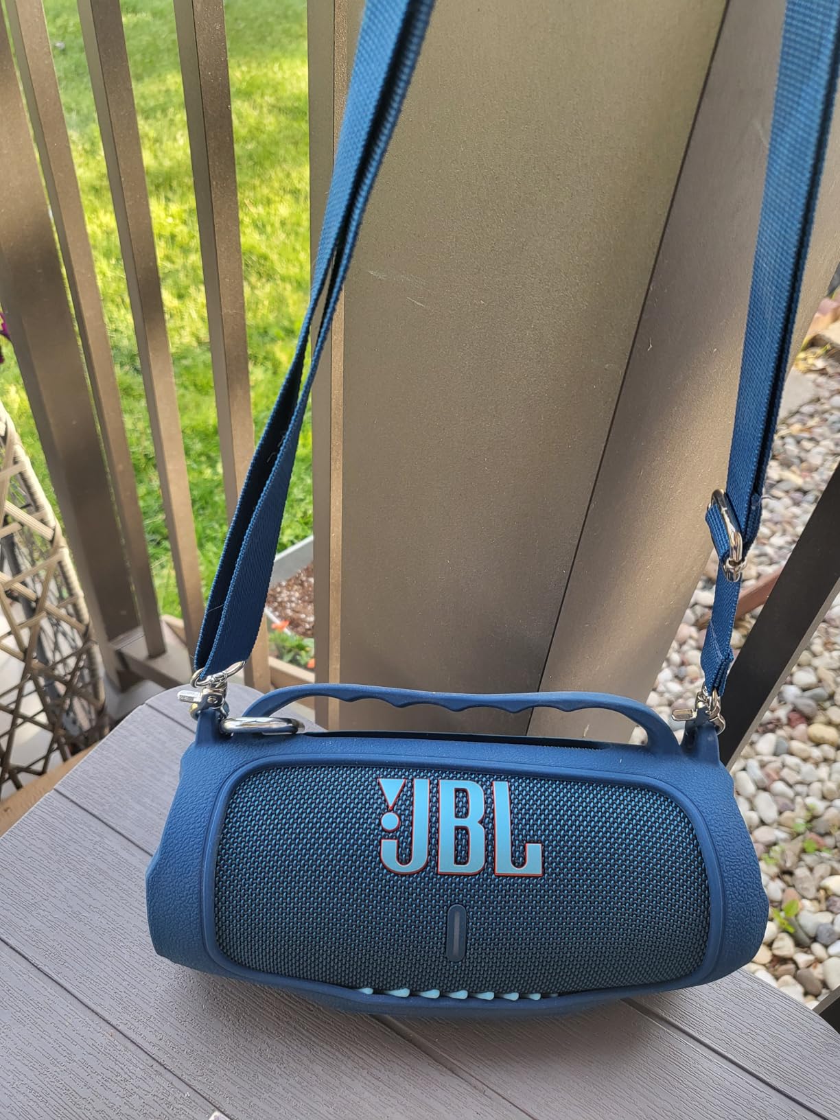 JBL Charge 5 - Portable Waterproof Speaker - Bold JBL Original Pro Sound, 20 Hours of Playtime, IP67 Waterproof and Dustproof customer photo 2