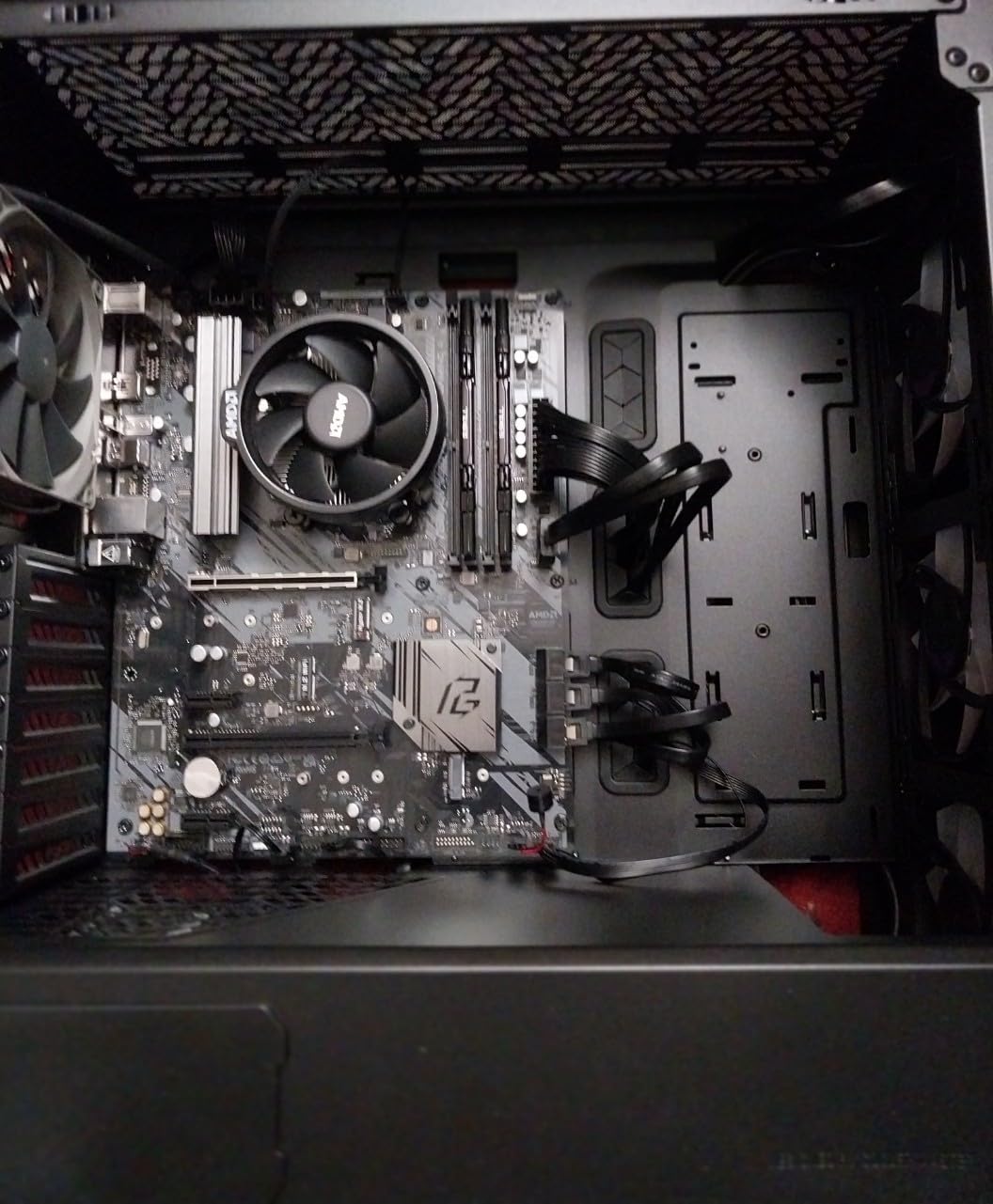 AMD Ryzen™ 7 5700G 8-Core, 16-Thread Desktop Processor with Radeon™ Graphics customer photo 2