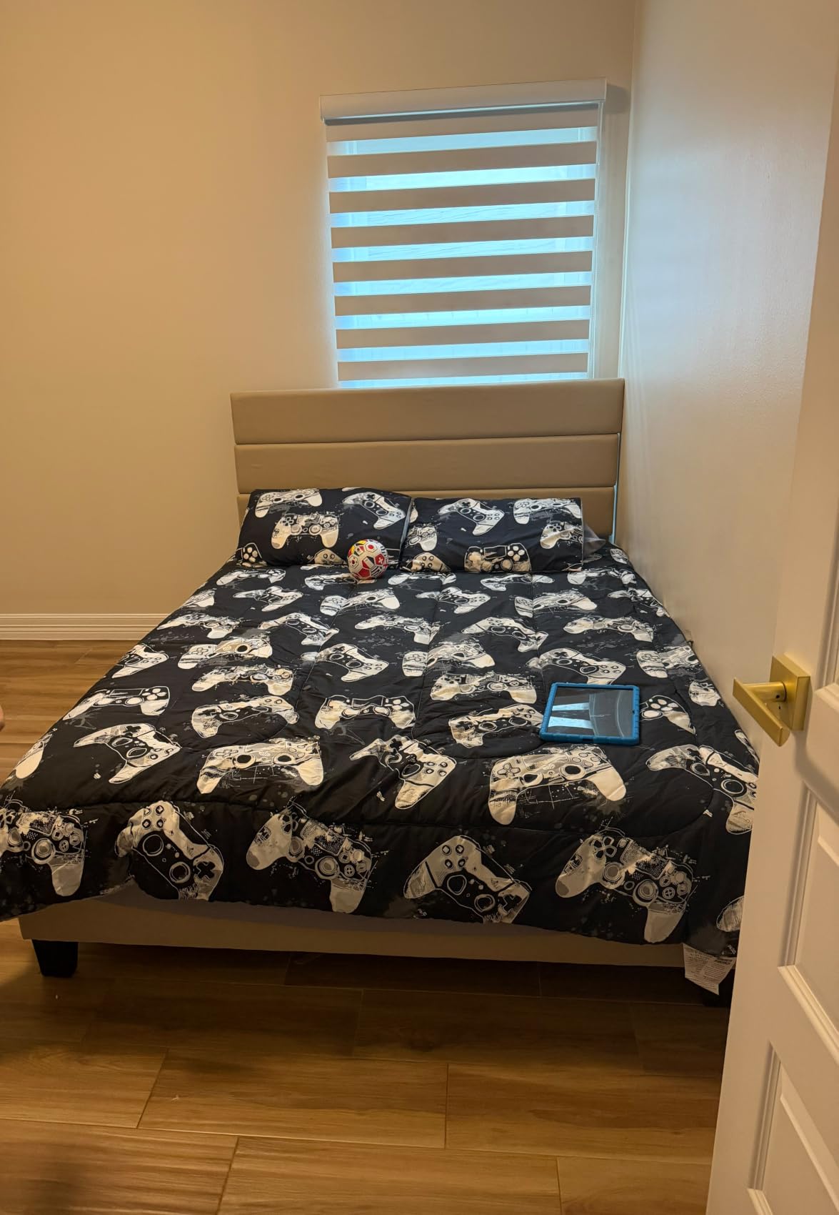 Allewie King Size Platform Bed Frame with Fabric Upholstered Headboard Gray | Wooden Slats Support, Fully Upholstered Mattress Foundation, No Box Spring Needed, Easy Assembly, Noise-Free, Dark Grey customer photo 2