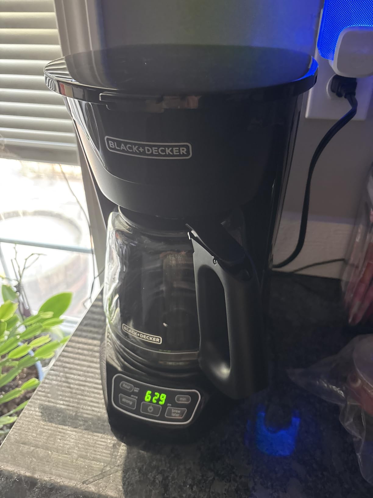 BLACK+DECKER CM1110B Programable 12-Cup Coffee Maker, Easy Pour, Non-Drip Carafe with Removable Filter Basket, Black customer photo 1