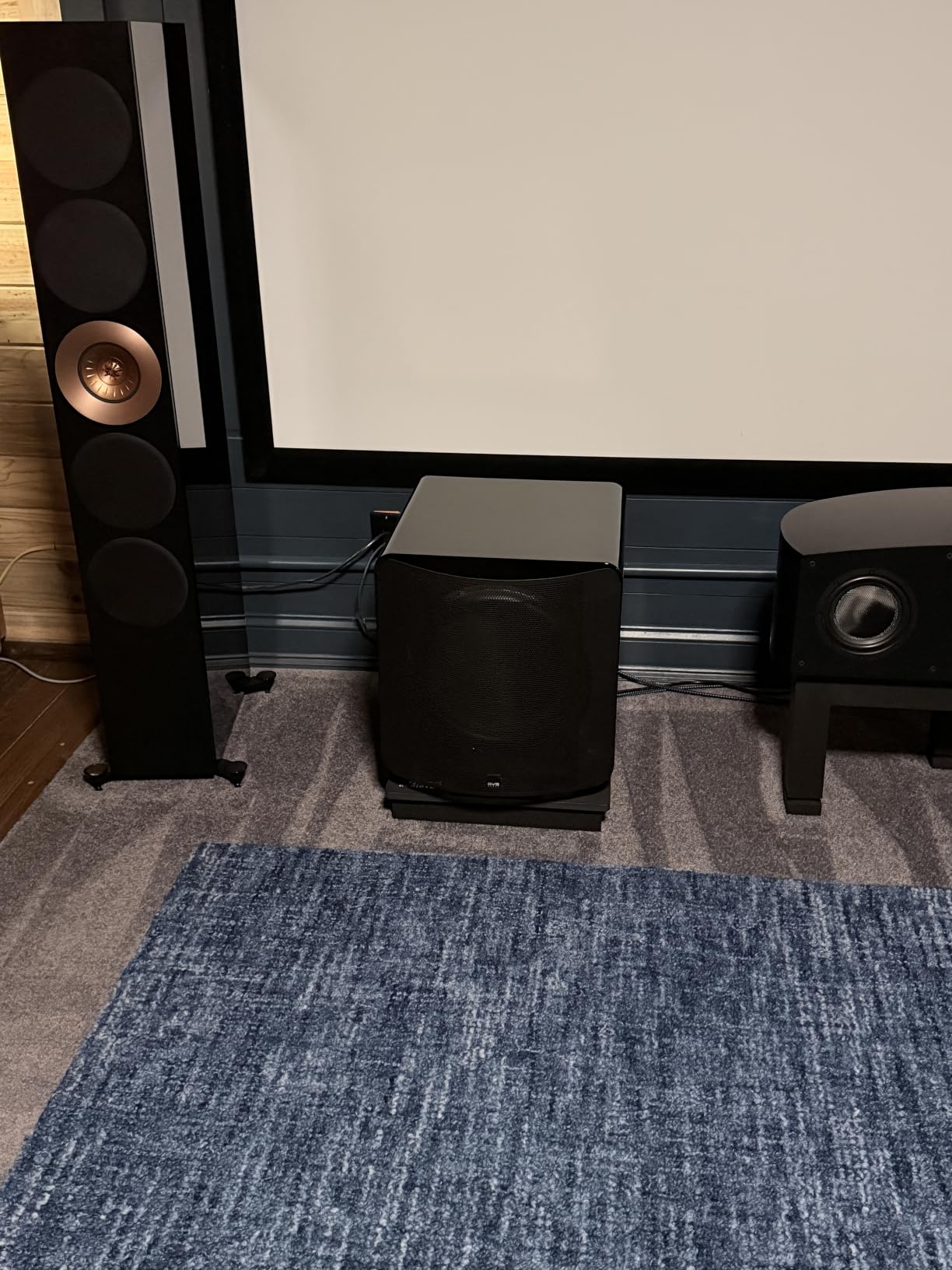 Sound Addicted VibeBoss P12 - Acoustic Isolation Platform Suitable for 12-15 inches Large Subwoofers (20'' x 17'' x 3'') customer photo 1