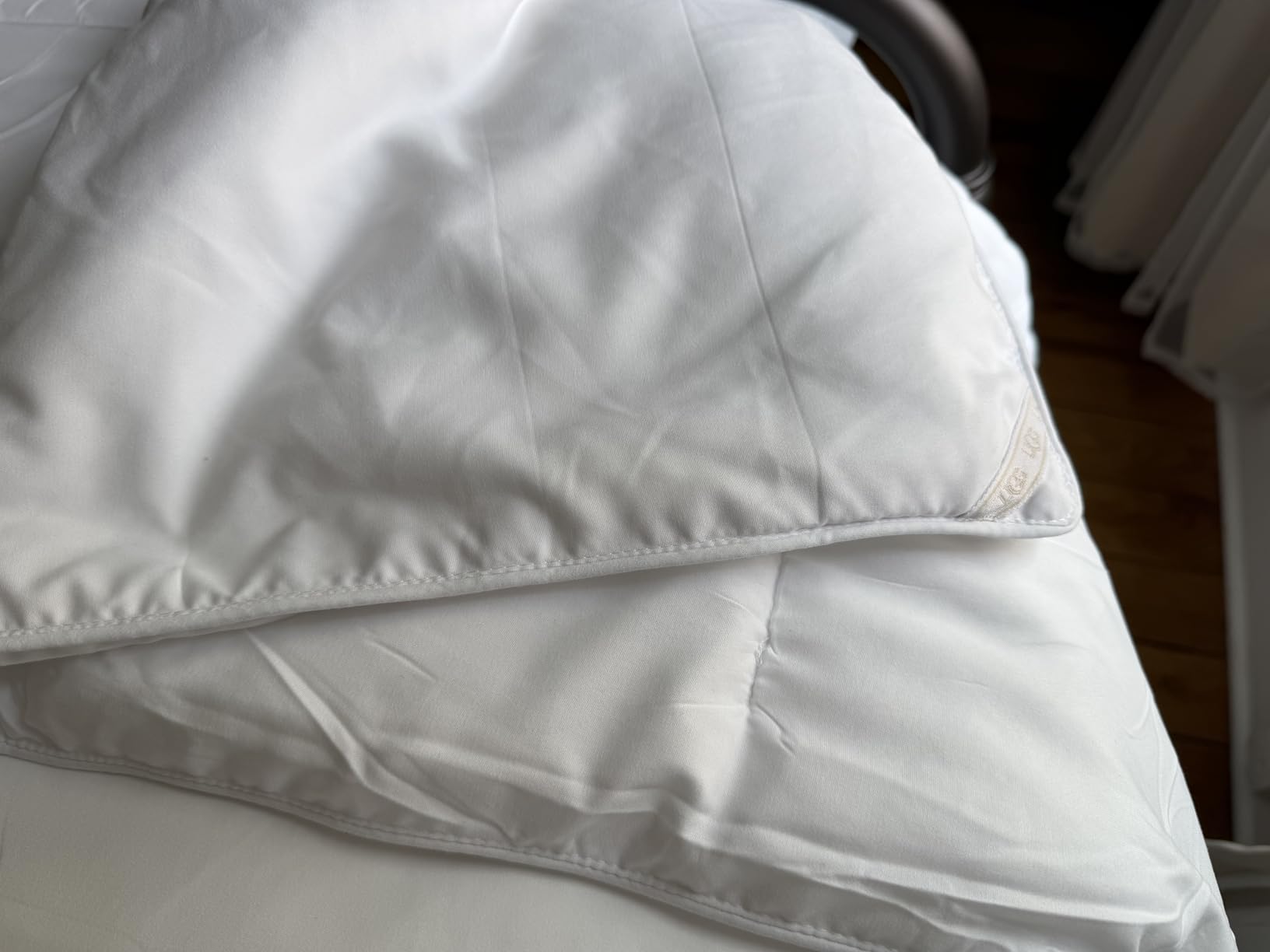 UGG Danielle Comforter Duvet Insert Cooling Lightweight Down Alternative Hypoallergenic Washable Quilted Fluffy Comforter Blanket Corner Tabs for Duvet Cover, King/California King, Bright White customer photo 1