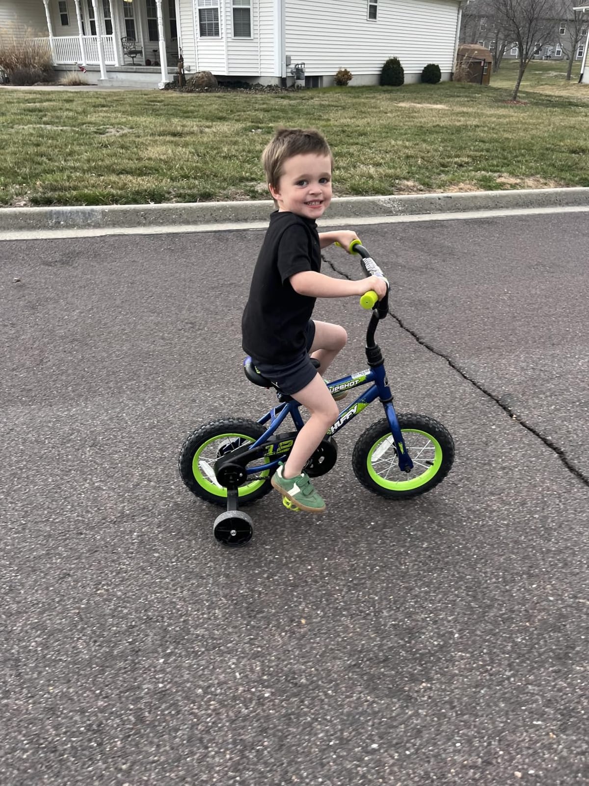 Huffy Upshot 12/16/20 Inch Boys Bike, Multiple Color Options customer photo 2