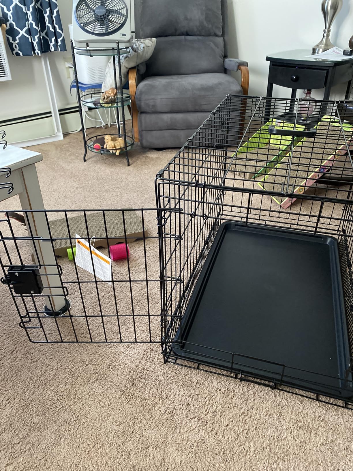 Amazon Basics Portable, Foldable Metal Wire Dog Crate with Removable Tray, Divider Panel, Easy to Assemble, for Large Dogs, 48 x 30 x 32.5 in, Black customer photo 2