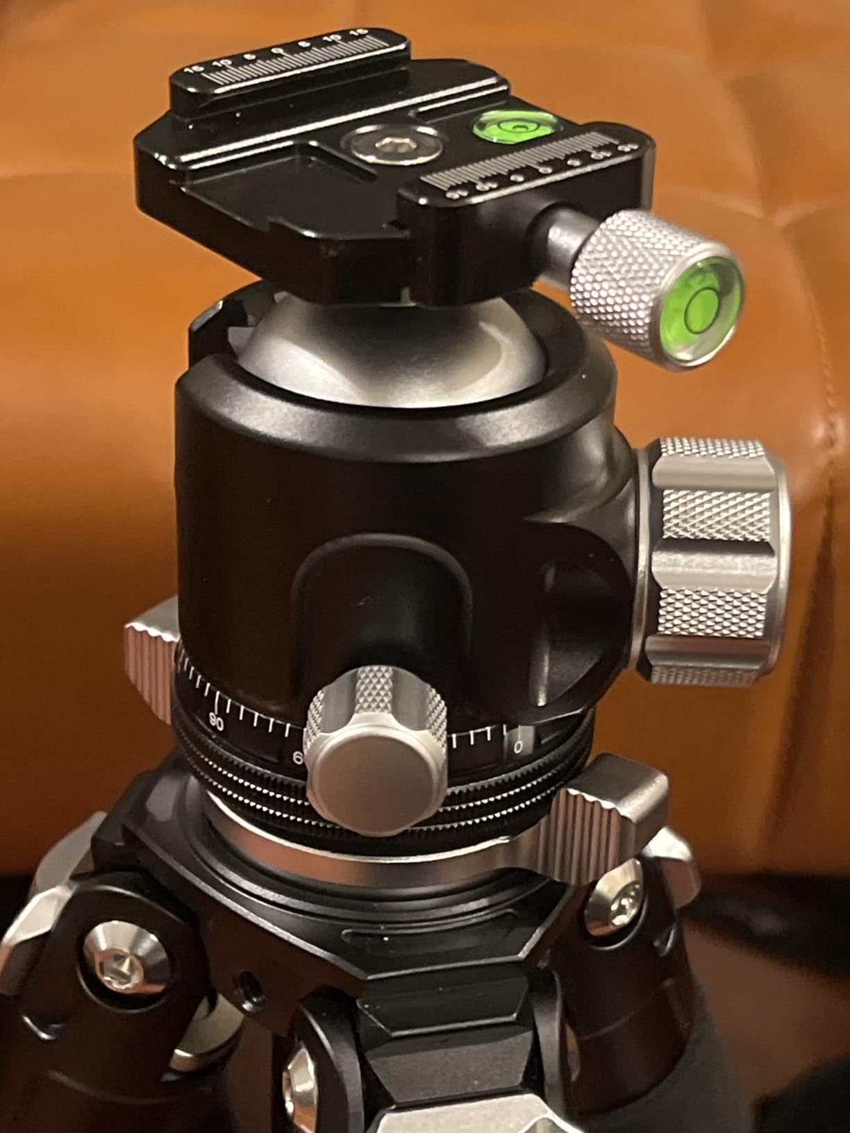 Carbon Fiber Camera Tripod-INNOREL GT324C Professional Compact Shooting Tripod for Heavy Duty Stand with Low Gravity Center Ball Head Special-Shaped Center Column customer photo 1