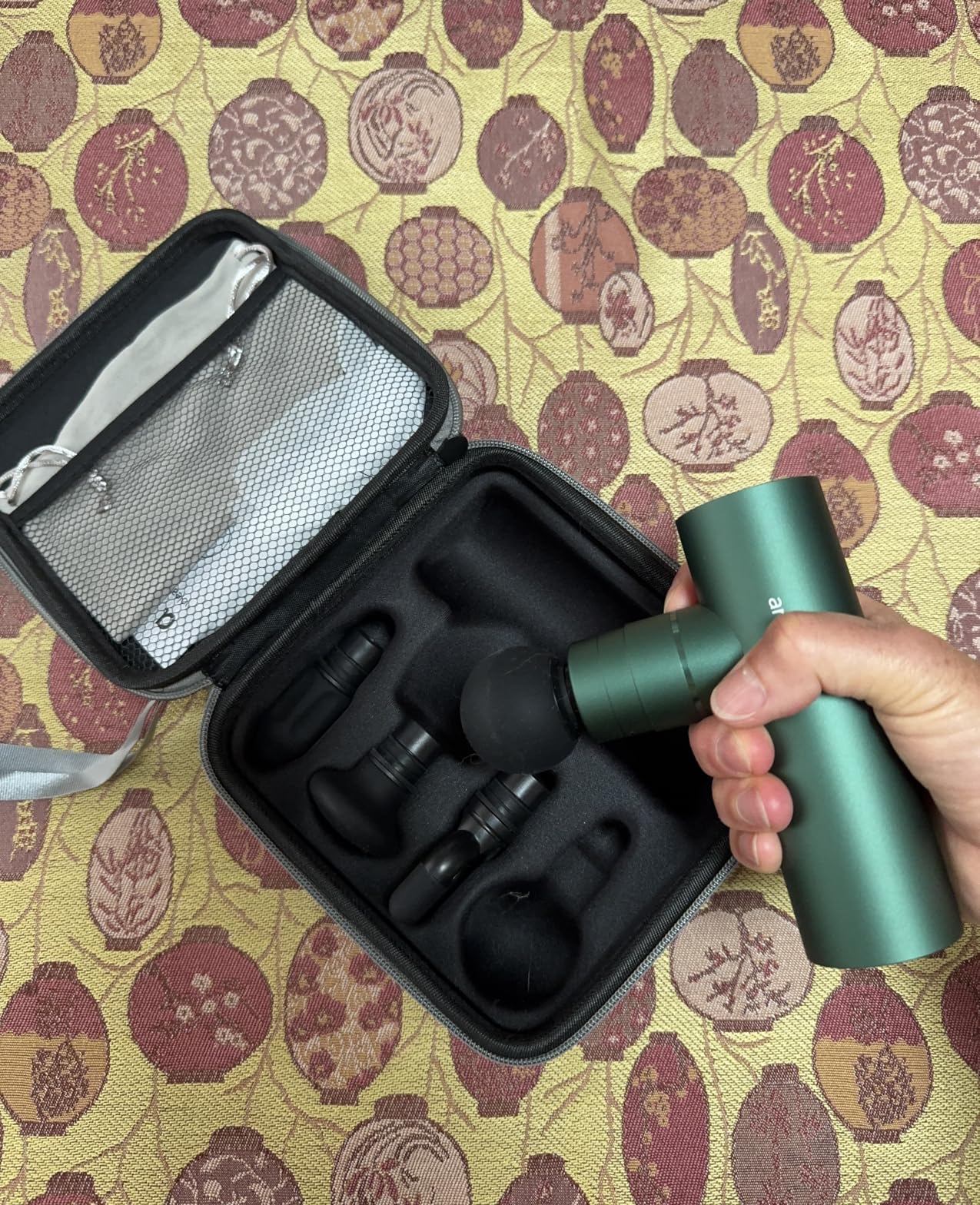 arboleaf Mini Massage Gun Deep Tissue, Portable Percussion Muscle Massager, Small Yet Powerful Full-Metal Design with a Quiet Brushless Motor for Deep Muscle Relief customer photo 2
