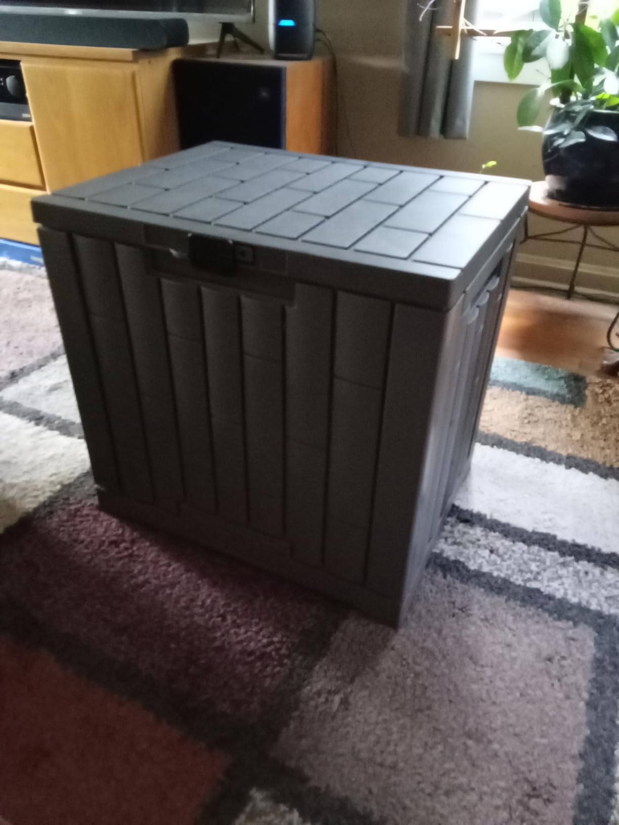 EAST OAK Outdoor Storage Box, 100 Gallon Deck Box, Waterproof Resin Storage Bench for Patio Cushions, Gardening Tools, Pool Toys, Lockable, UV Resistant, Grey customer photo 1