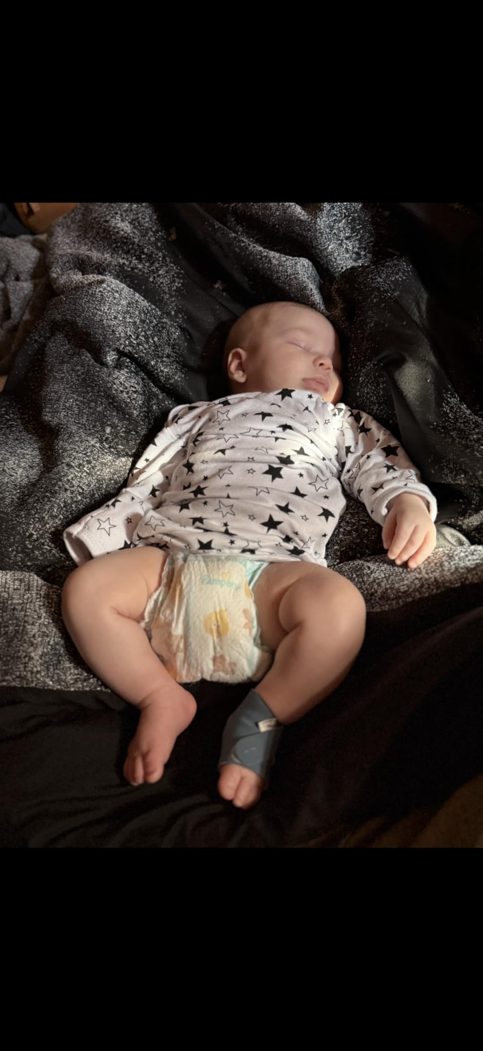 Owlet Dream Sock Smart Wearable Baby Monitor Tracks Heart Rate & Oxygen in Real Time Parents Receive Alerts, Sleep Insights & More via App - Bedtime Blue customer photo 2