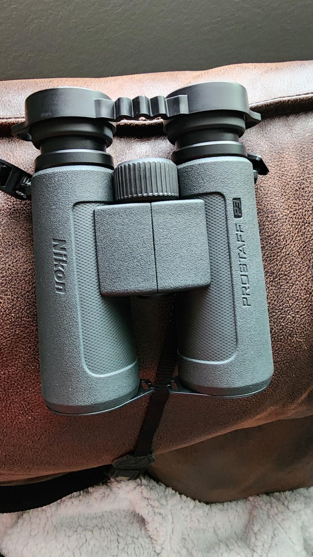Nikon PROSTAFF P3 10x42 Binocular | Waterproof, fogproof, rubber-armored Full-Size Binocular, wide field of view & long eye relief | Official Nikon USA Model customer photo 2