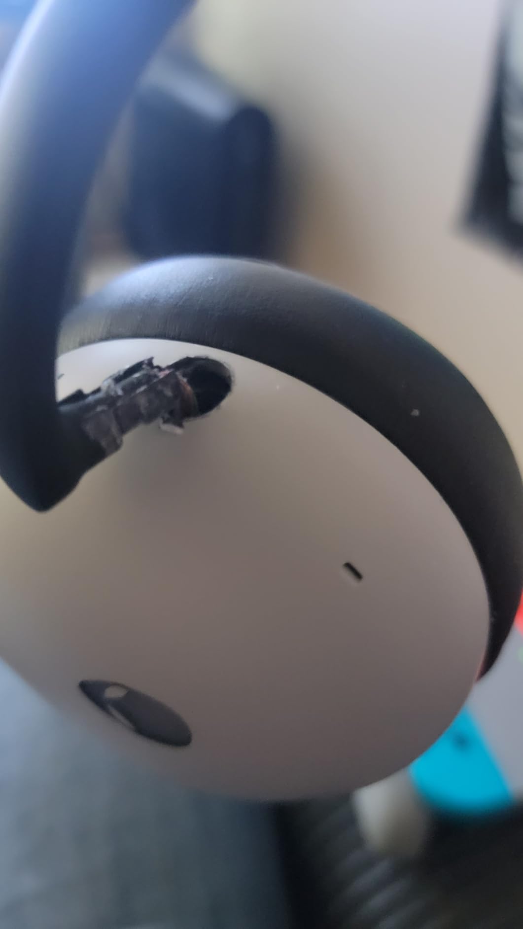 Alienware AW920H Tri-Mode Wireless Gaming Headset - Dolby Atmos Virtual Surround Sound, Active Noise Cancelling, AI-driven Noise-Cancelling microphone, USB-C Wireless Dongle - Dark Side of the Moon customer photo 2
