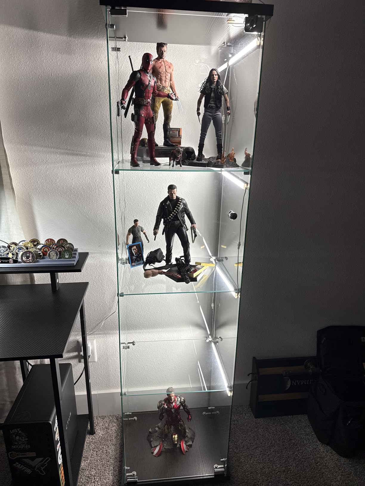 LFT HUIMEI2Y 4-Tier Glass Display Cabinet with Lock, Display Case Black customer photo 2