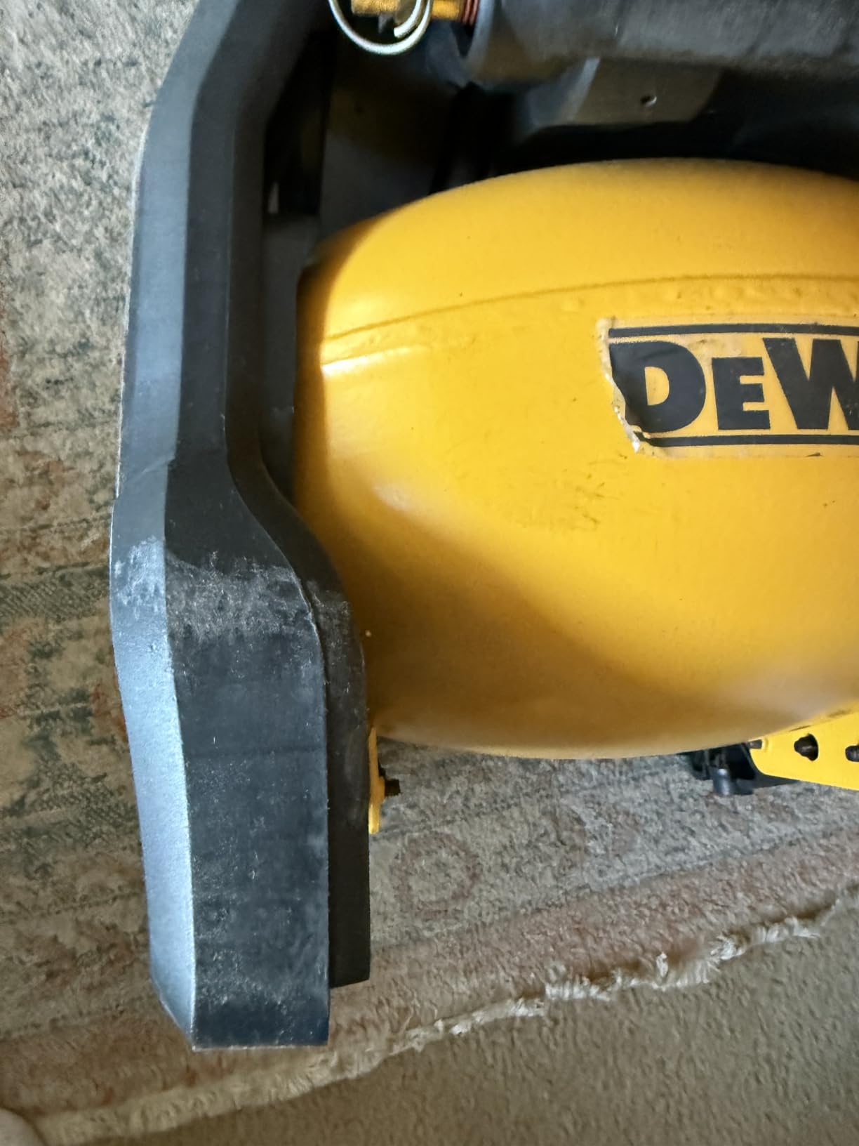 DEWALT 20V MAX Portable Cordless Air Compressor Kit, 2.5 Gallons, 140 PSI, Brushless with Battery & Charger (DCC2520T1) customer photo 1