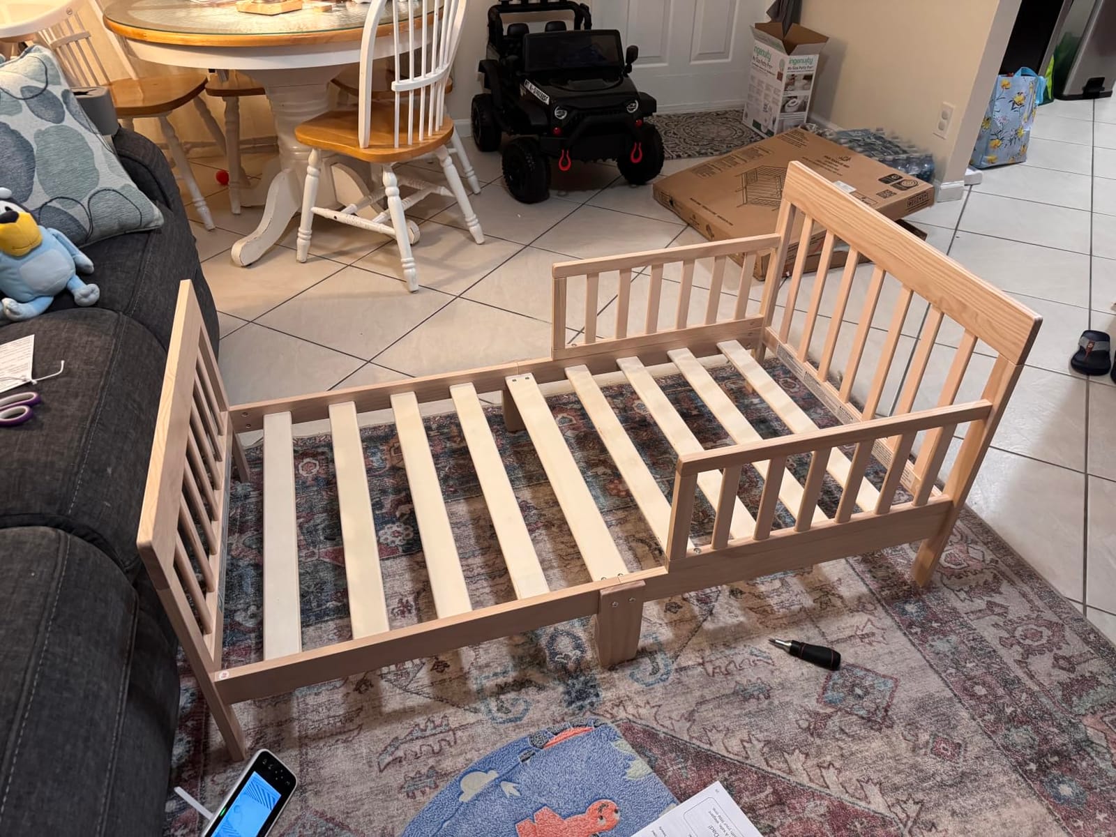 Dream On Me Finn Toddler Bed, GREENGUARD Gold, Pinewood, Vintage White Oak | Low to Floor Bed, 2 Safety Guard Rails, Slatted Wooden Headboard & Footboard 50 Lb Limit, BSA Verified customer photo 2