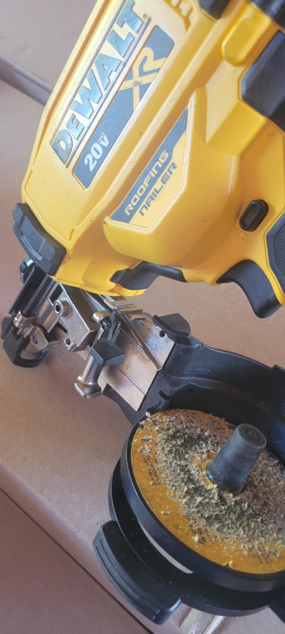 DEWALT 20V MAX* Cordless Roofing Nailer Kit customer photo 1