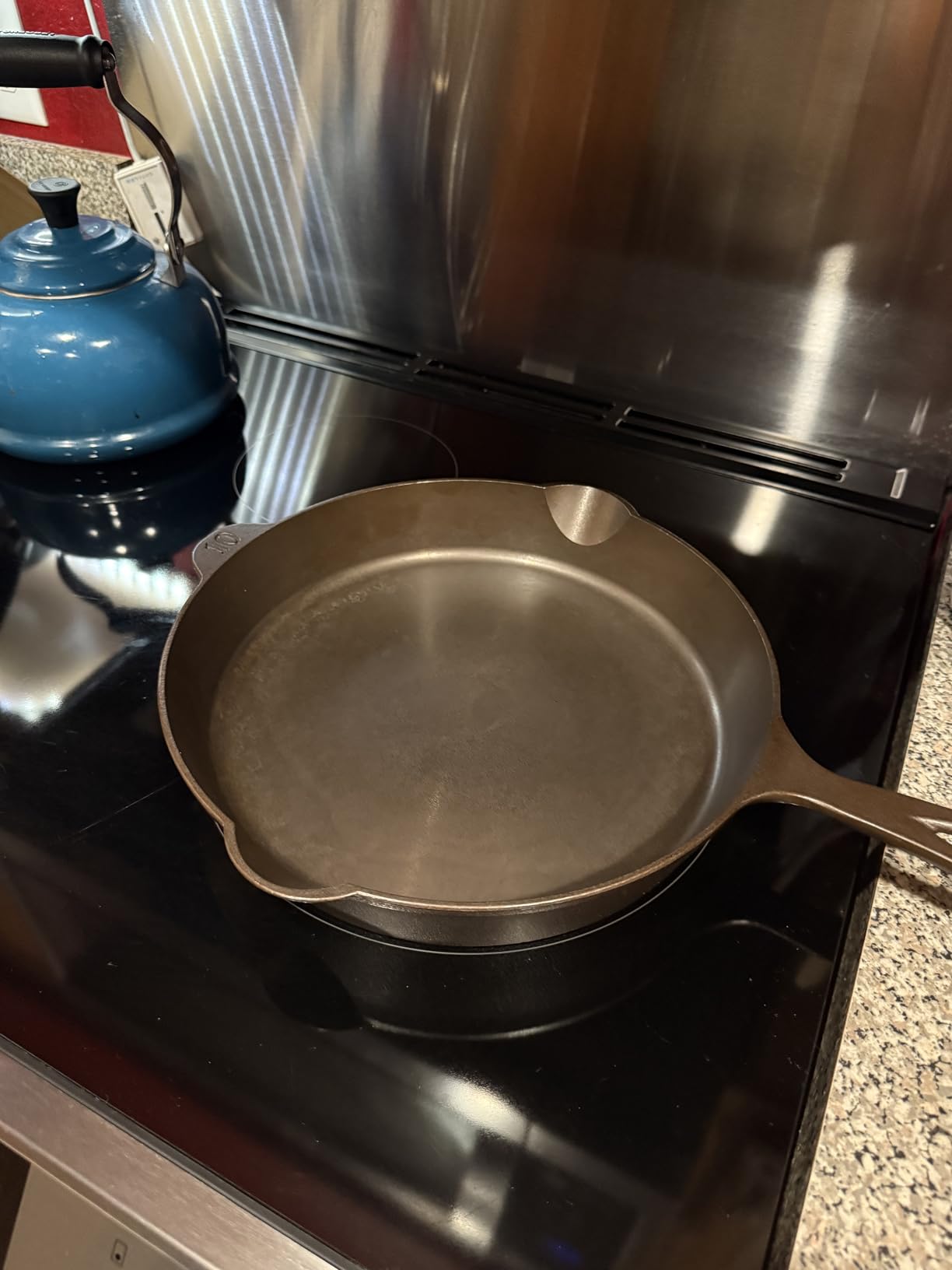 Field Company No. 10 Skillet - 11-5/8-Inch Pre-Seasoned Heirloom Pan - Made in USA customer photo 1