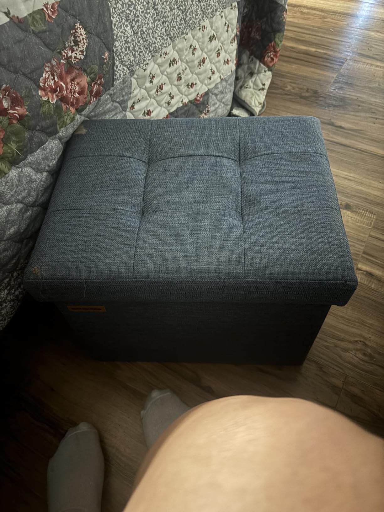 SONGMICS Mazie Collection - Small Folding Storage Ottoman, Foot Rest Stool, 12.2 x 16.1 x 12.2 Inches, 286 lb Load Capacity, for Living Room, Bedroom, Home Office, Dorm, Dark Gray ULSF102G01 customer photo 2