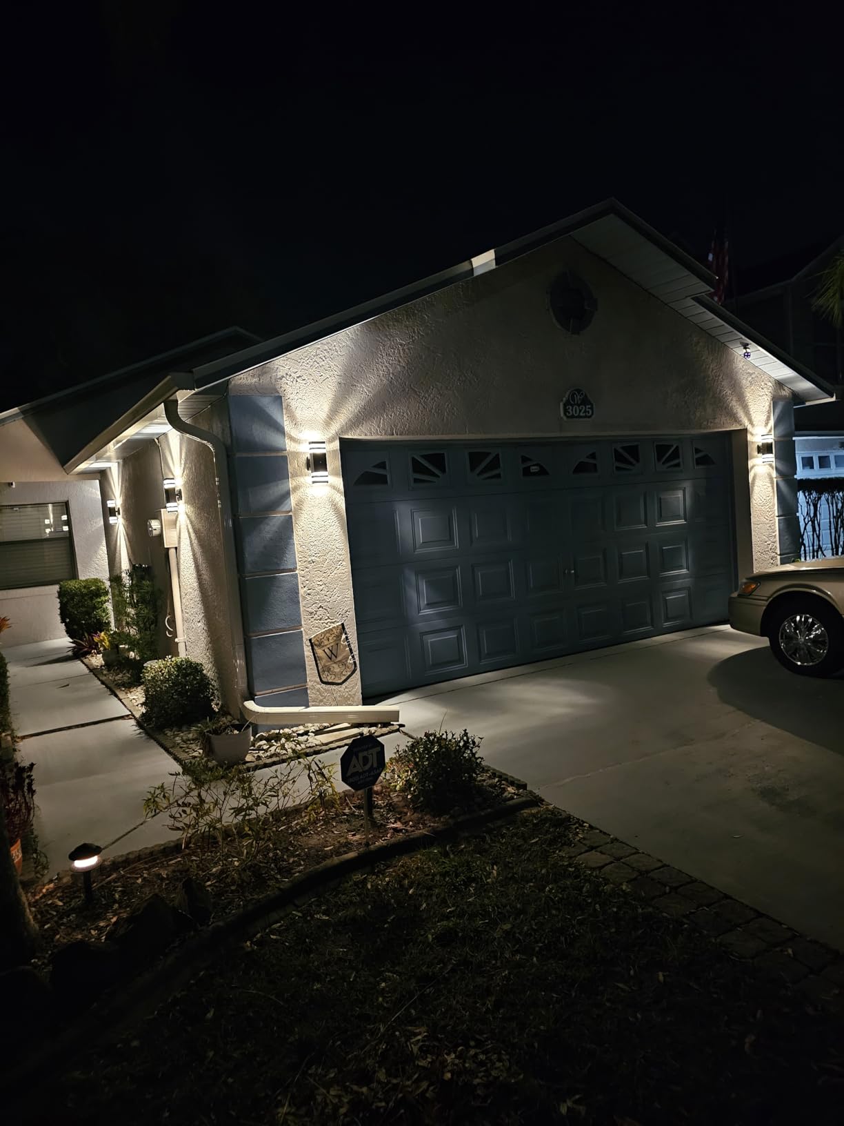 DASTOR 4 Pack Dusk to Dawn Outdoor Wall Lights, 3000K Warm White Exterior Lighting Fixtures, Up and Down Porch Lights Outdoor, Waterproof Outside Lights for House Porch Garage customer photo 2