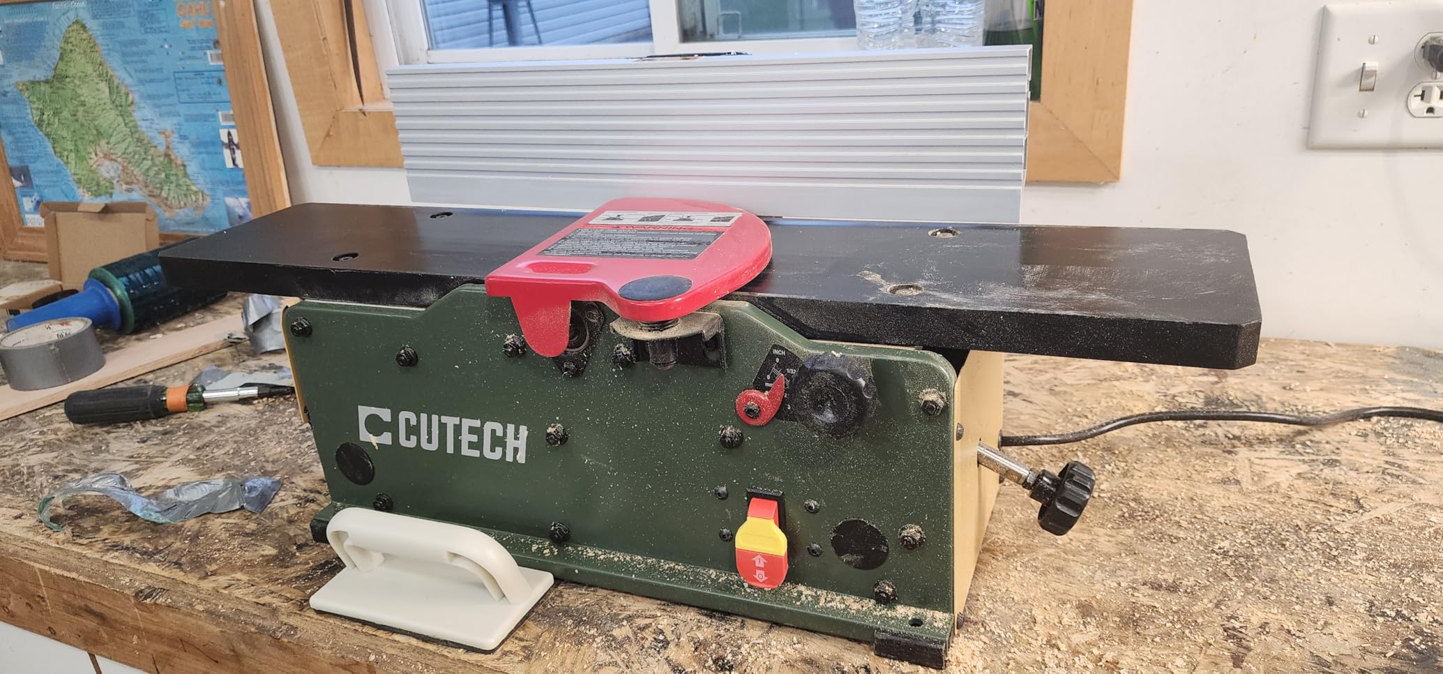 Cutech 40160HB 6-Inch Spiral Cutterhead Benchtop Jointer with Teflon-Coated Aluminum Tables, 12 TC Inserts, 10-Amp Motor customer photo 1