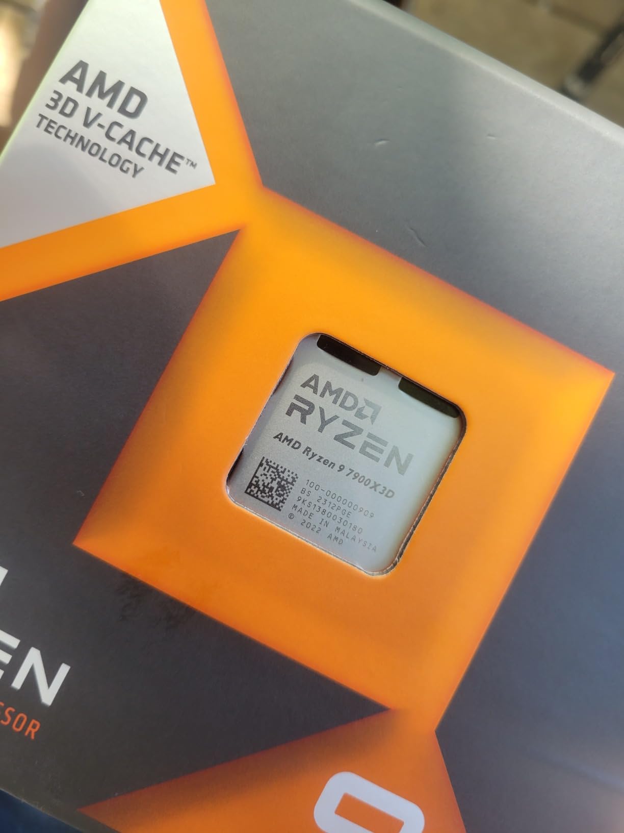 AMD Ryzen 9 7900X3D 12-Core, 24-Thread Desktop Processor customer photo 2