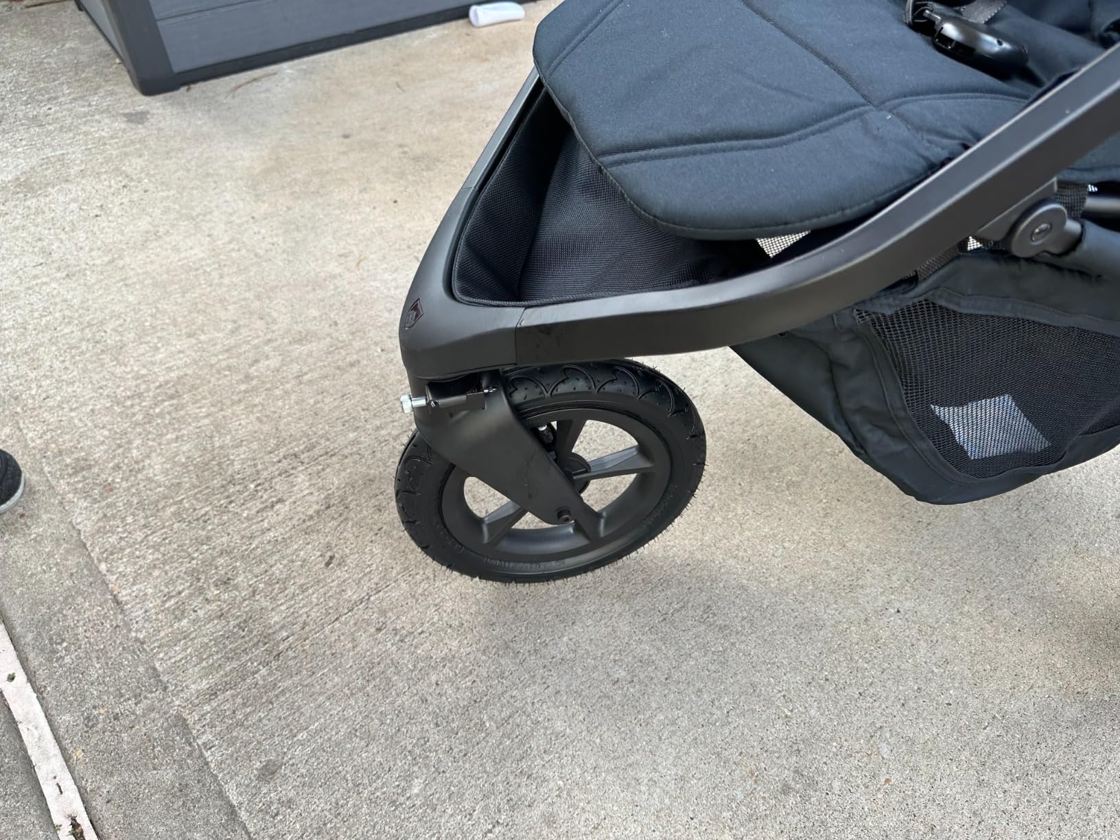 BOB Gear Wayfinder Jogging Stroller - Storm | Sleek, Slim Jogger Stroller; Running Stroller With Independent Dual Suspension & Air-Filled Tires; Infant Car Seat Compatible customer photo 2