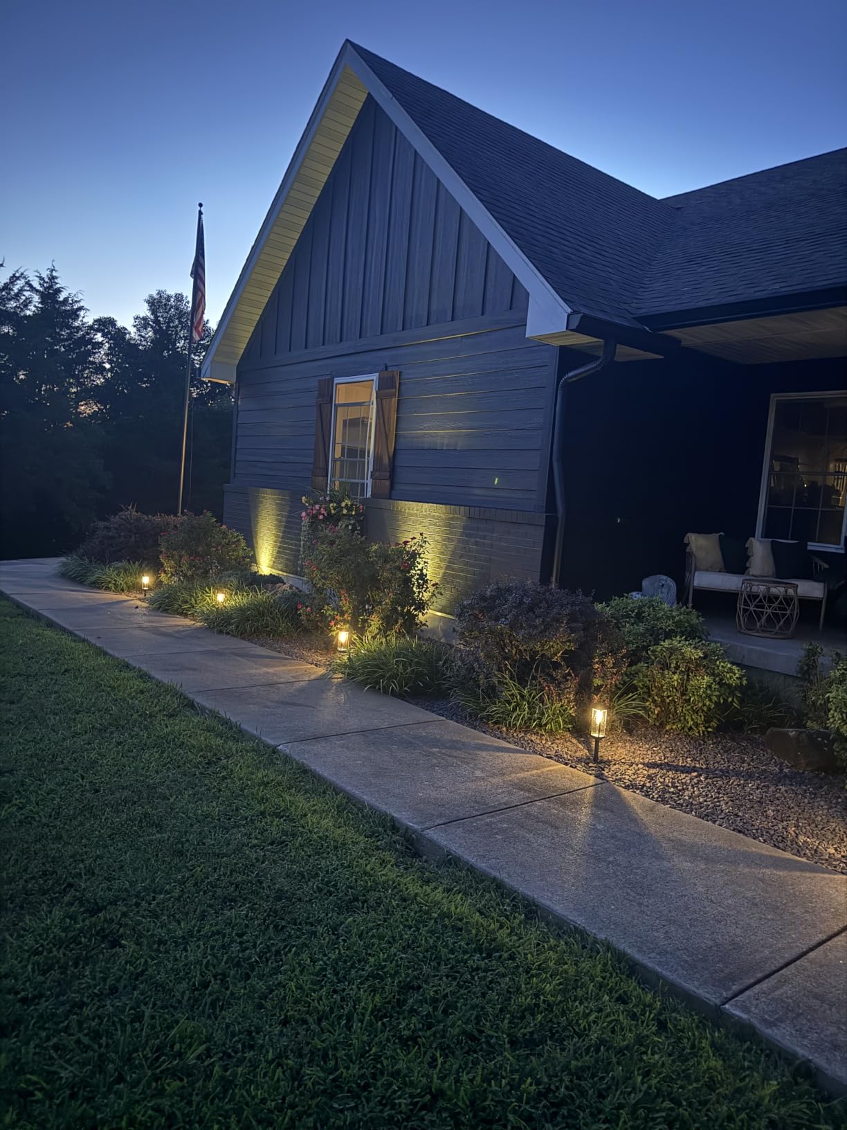 BITPOTT Bright Solar Pathway Lights Outdoor, 8 Pack Solar Powered Garden Lights Waterproof IP65, Auto On/Off Outdoor Light for Lawn Patio Walkway Driveway Decor Landscape Lighting customer photo 2