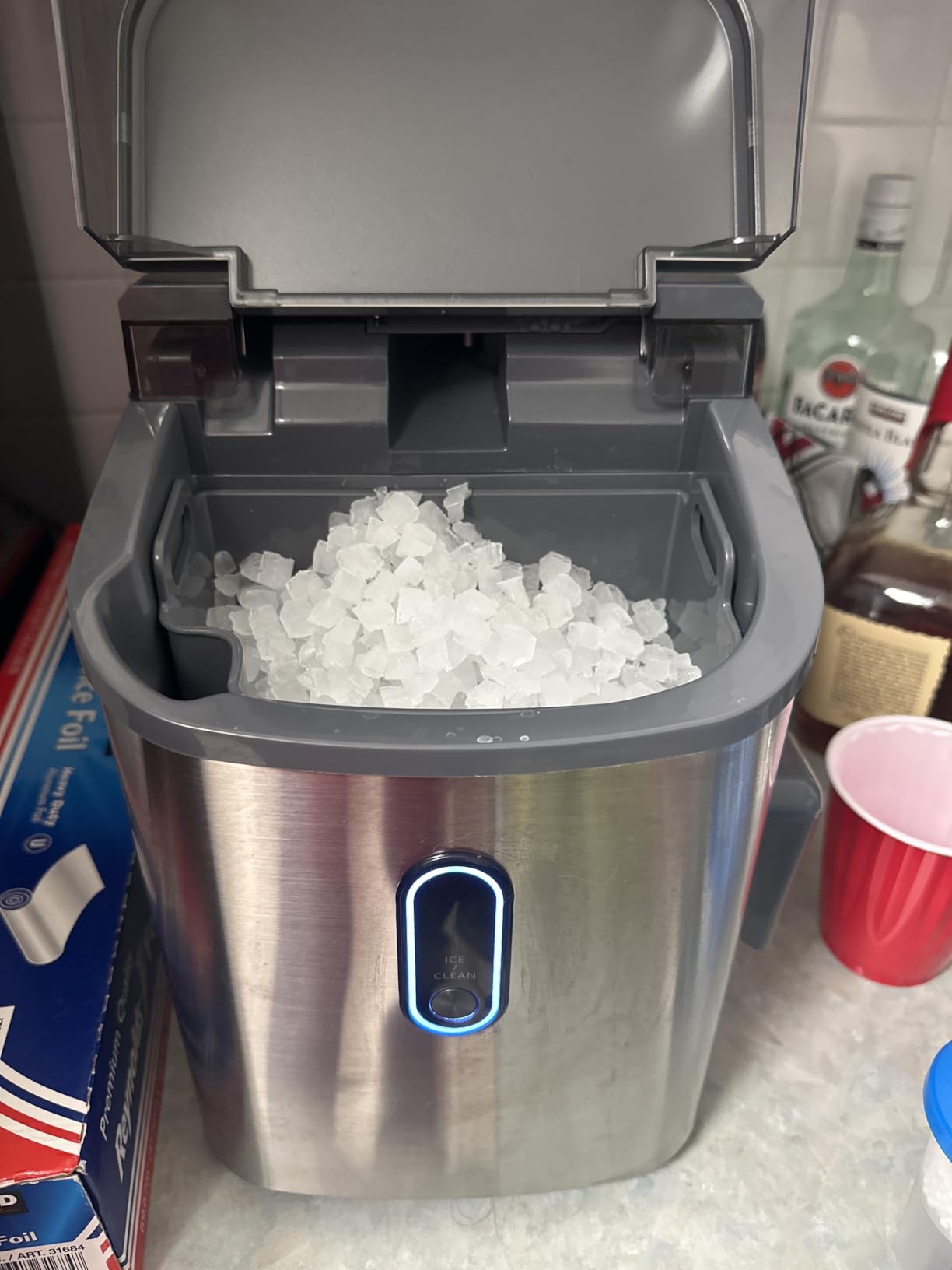 Silonn Ice Maker Countertop, Portable Ice Machine with Carry Handle, Self-Cleaning Ice Makers with Basket and Scoop, 9 Cubes in 6 Mins, 26 lbs per Day, Ideal for Home, Kitchen, Camping, RV customer photo 1