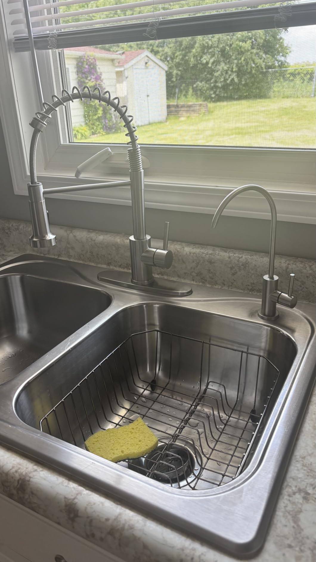 WEWE Touchless Kitchen Faucet, Brushed Nickel, Pull-Down, Single Handle, Soap Dispenser, 3 Modes Sprayer, 360 Swivel, SUS304 customer photo 2