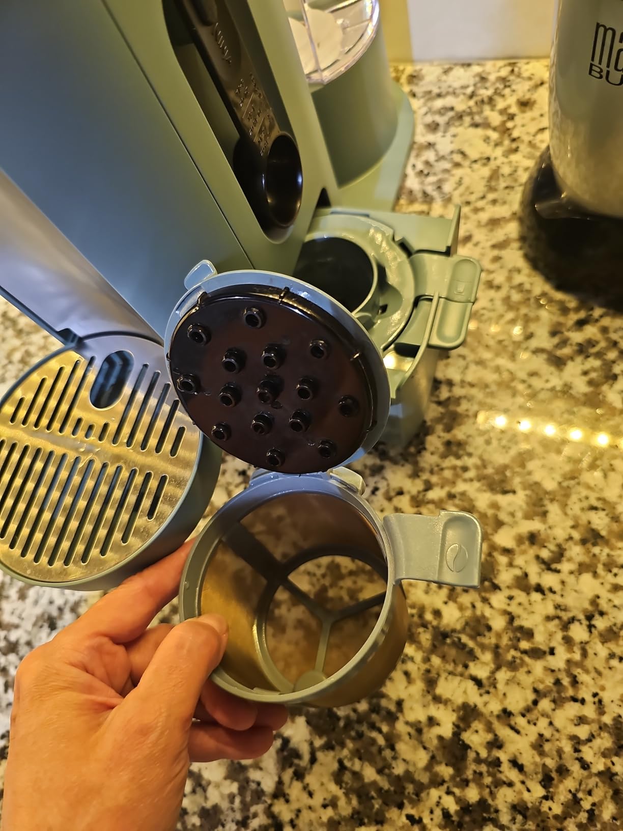 Ninja Single Serve Coffee Maker - Combo Machine, K-Cup Pods and Grounds | 4 Styles of Brewing, up to 24 Oz Cup Sizes, 56 Oz Removable Reservoir, Black, PB051 customer photo 2
