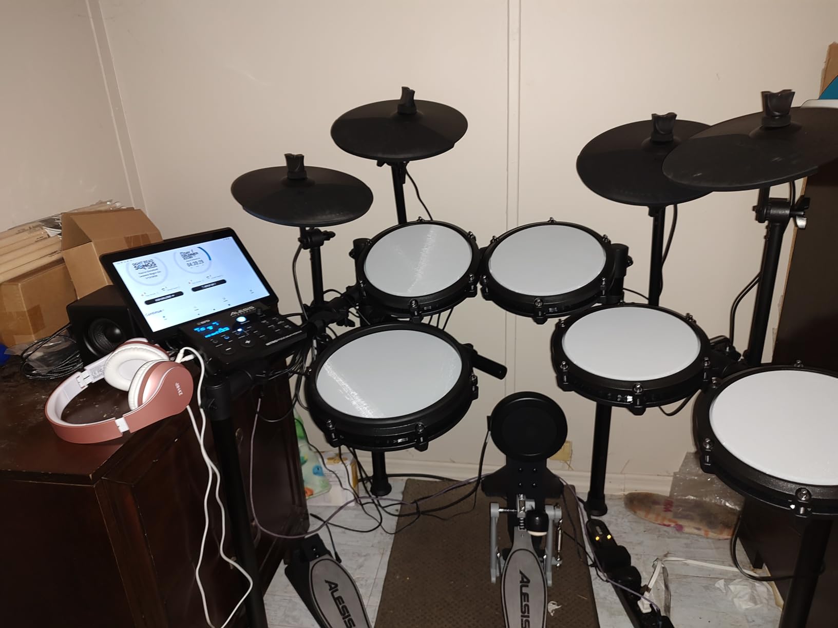 Alesis Nitro Max Kit Compact Electric Drum Kit with Quiet Mesh Pads, 10