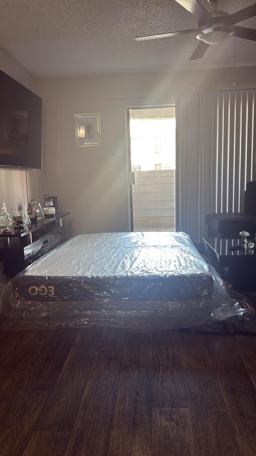 EGOHOME 12 Inch Queen Mattress, Copper Gel Cooling Memory Foam for Back Pain Relief, Therapeutic Bed in a Box, Foam Made in USA, CertiPUR-US Certified, 60x80x12 Black customer photo 1