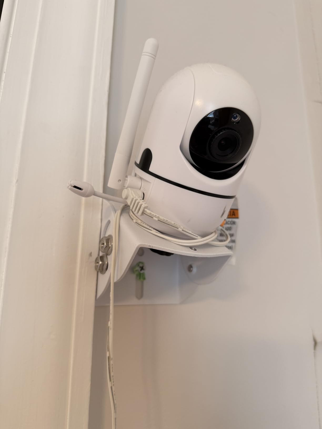 HelloBaby No WiFi Baby Monitor 2 Cameras and Audio HB6550, 5