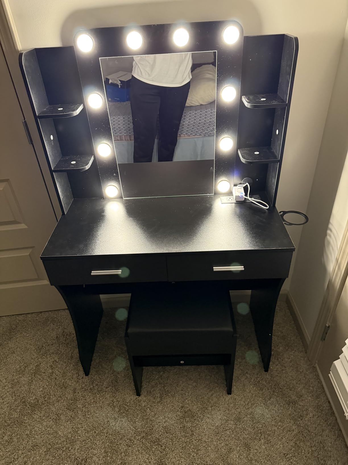 Vabches White Makeup Vanity Desk with Lighted Mirror & Charging Station | 2 Large Drawers, Vanity Mirror 3 Lighting Color Adjustable,Cushioned Stool, Storage Drawers and Shelves customer photo 1