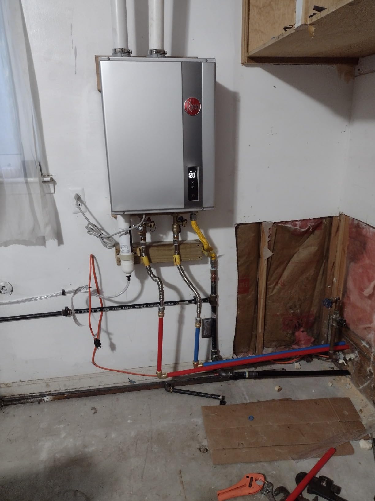 Rheem RTGH Series 8.4 GPM Natural Gas Tankless Water Heater Indoor, 157,000 BTU, Condensing Ultra-Low NOx customer photo 1
