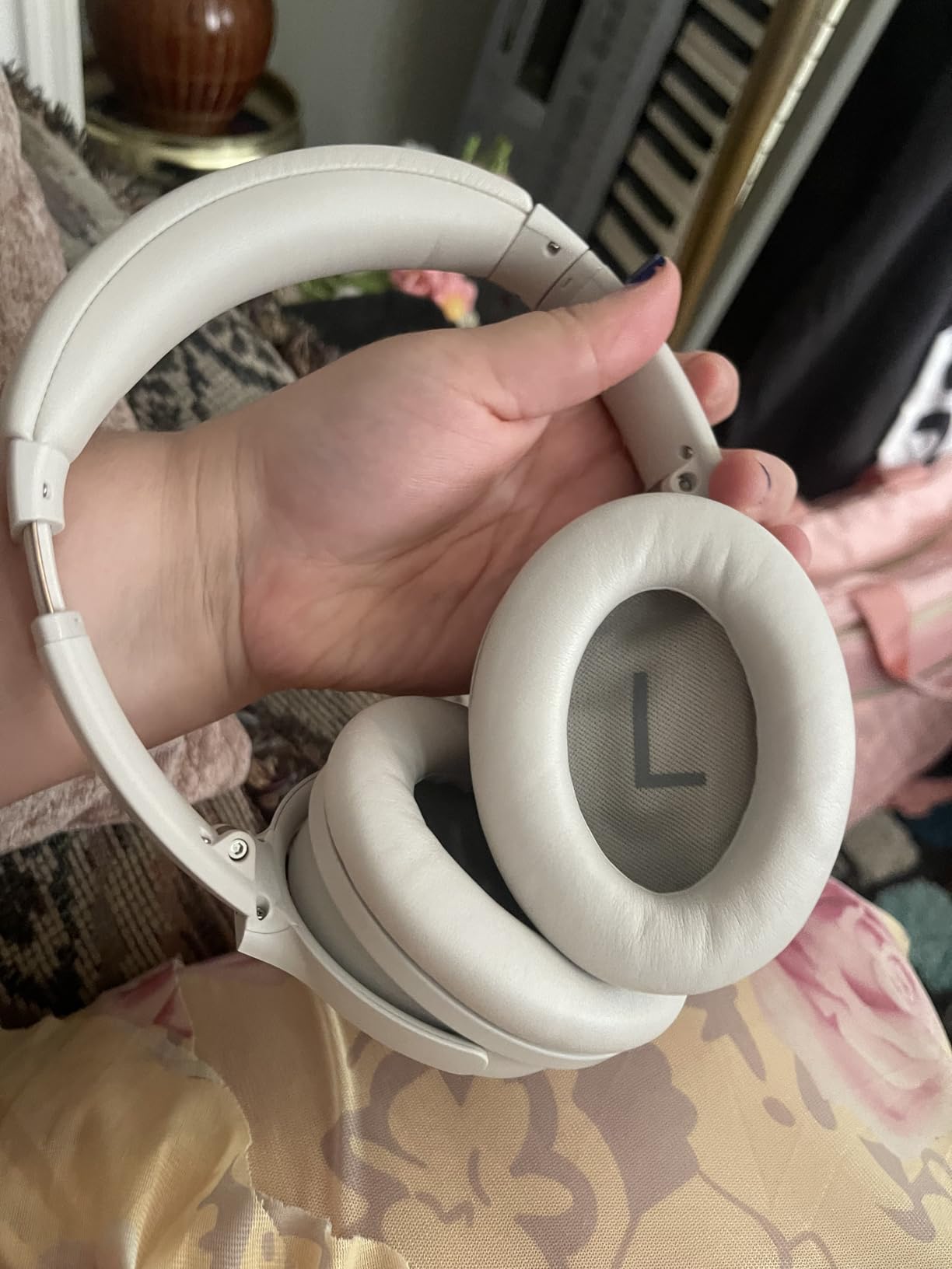 Bose QuietComfort Headphones - Wireless Bluetooth Headphones, Active Over Ear Noise Cancelling and Mic, USB-C Charging, Deep Bass, Up to 24 Hours of Playtime, Black customer photo 2