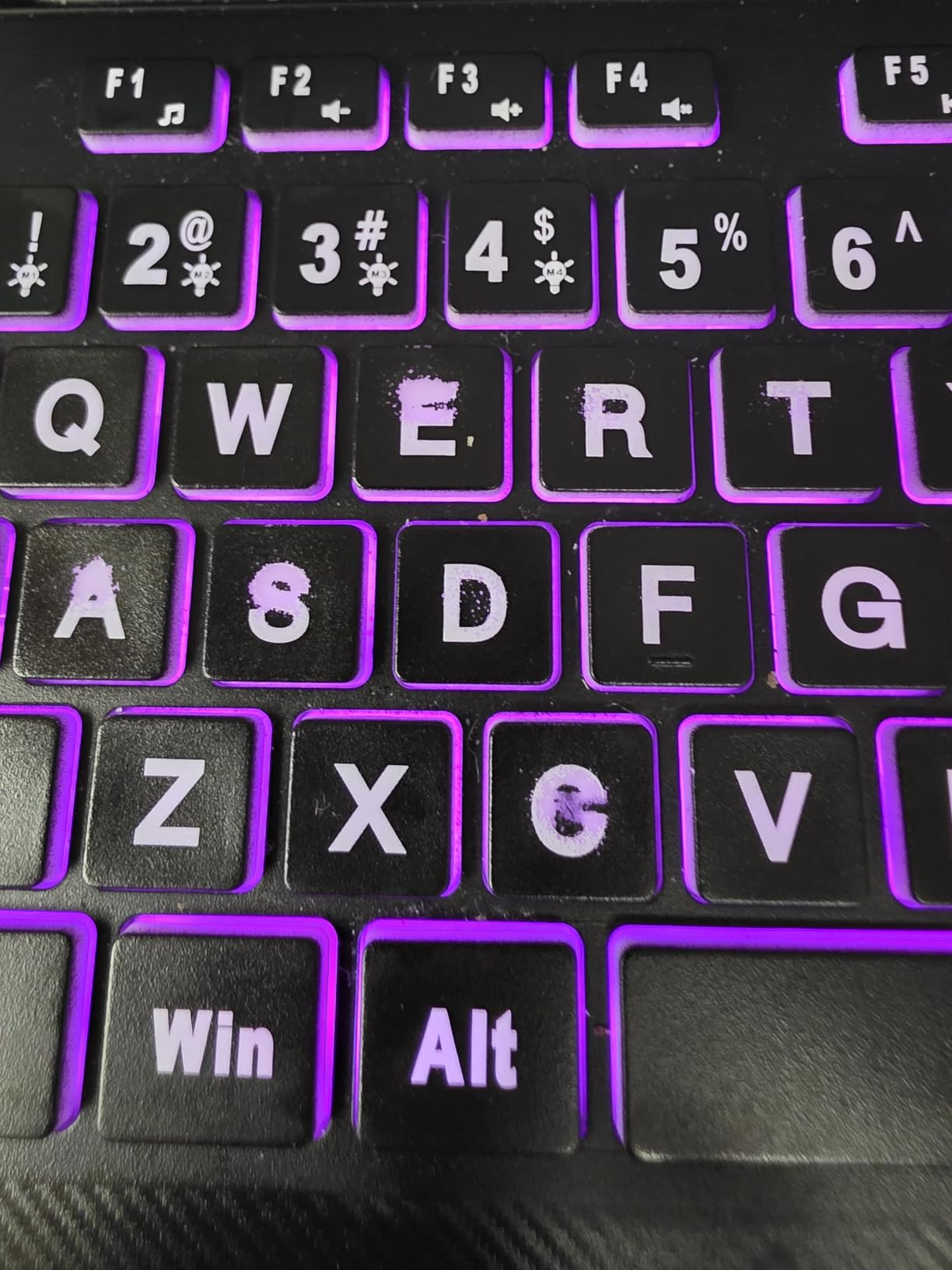 SABLUTE Large Print Wired Keyboard, Ergo Wrist Rest, 7 Colors Backlight, K21 Pro Computer Keyboards with Phone Holder, Oversized Letter keys Easy to See and Type for Laptop, PC, Windows, Black customer photo 1