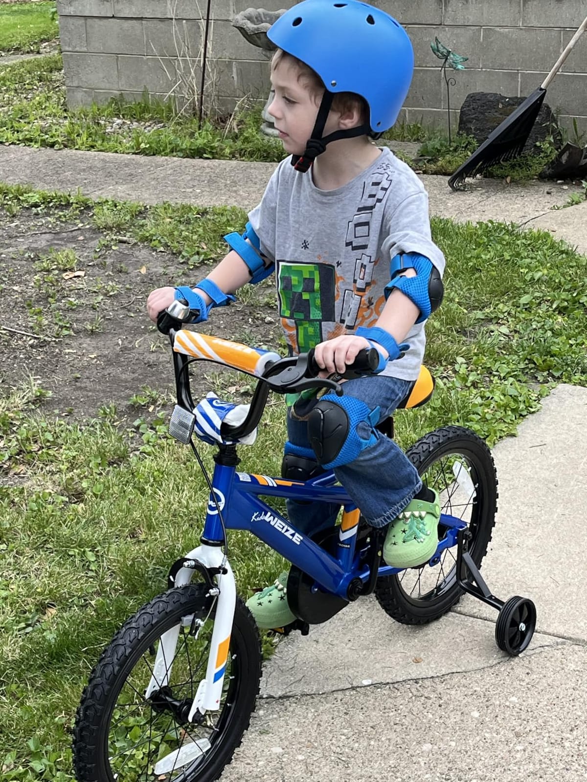 WEIZE Kids Bike, 14 16 20 Inch Children Bicycle for Boys & Girls Ages 4-12 Years Old, Rider Height 41-62 Inch, Adjustable Seat & Handlebars, Coaster Brake, Multiple Color Options customer photo 1
