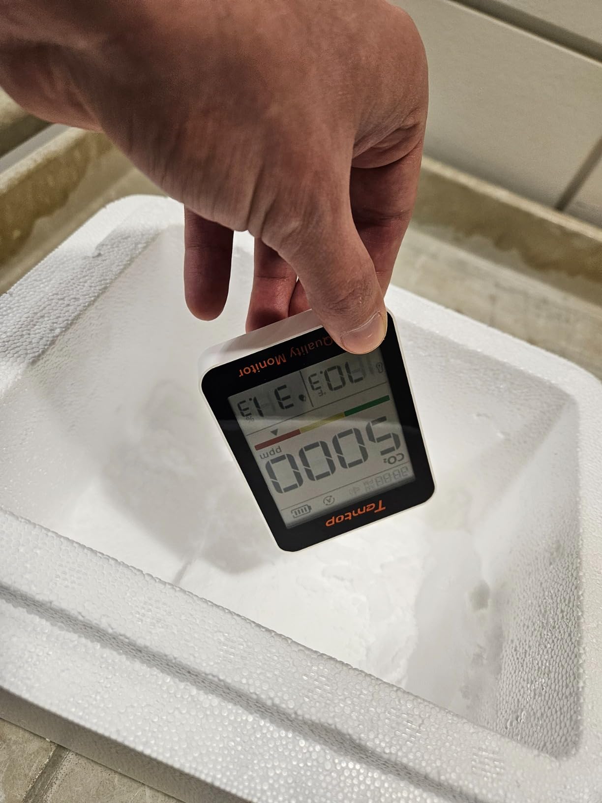 Temtop CO2 Monitor Indoor Air Quality Monitor Portable CO2 Meter, CO2, Temperature, Humidity Home, Office or School | NDIR CO2 Meter with Temperature & Humidity, Swiss Sensor, Rechargeable Battery customer photo 1