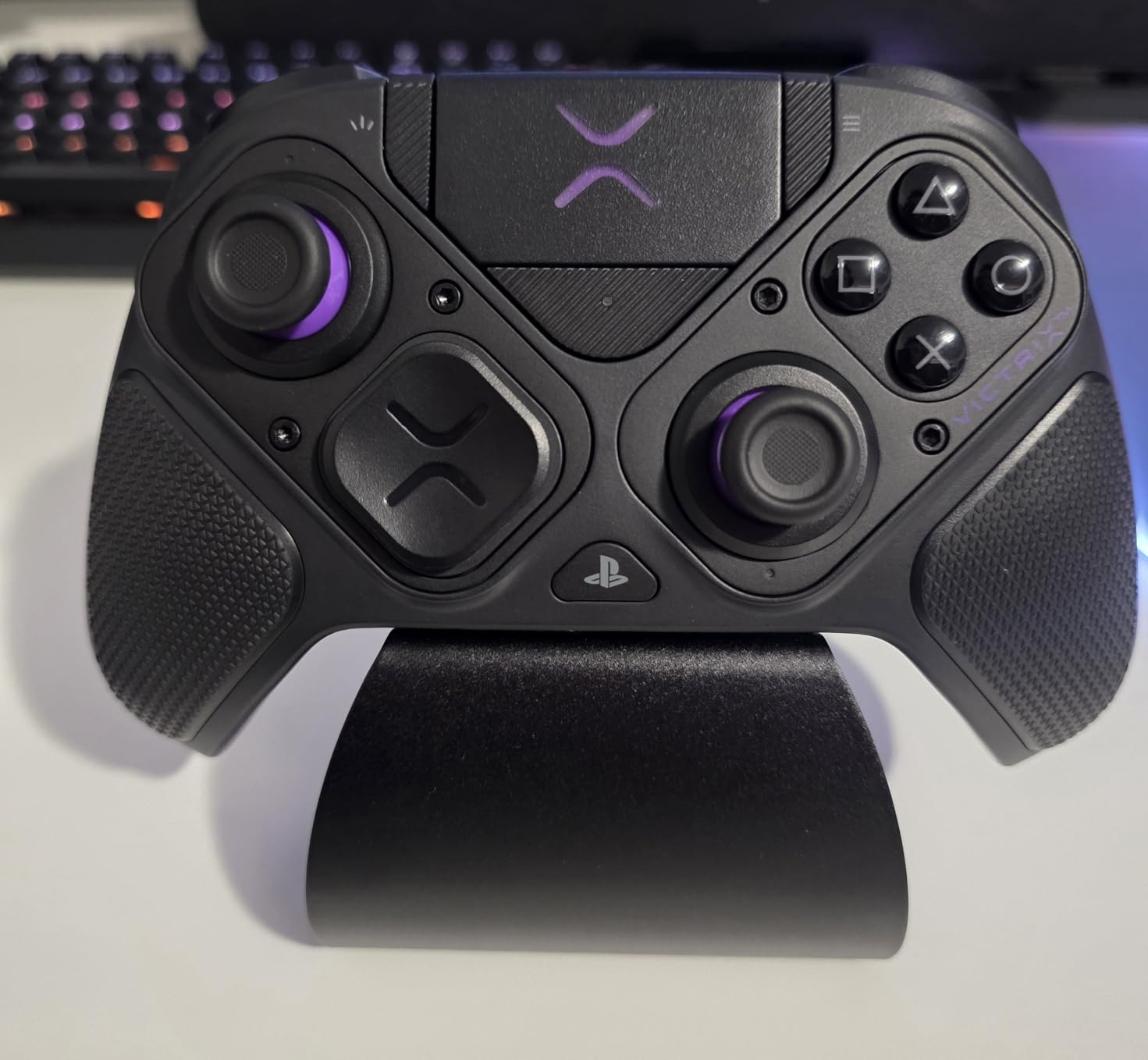 PlayVital Stand-AL Game Controller Stand for ps5, for ps4, Universal Desktop Display Gamepad Stand for Xbox Series X/S, Xbox One, Aluminium Metal Controller Stand Holder for Switch 2 Pro - Black customer photo 2