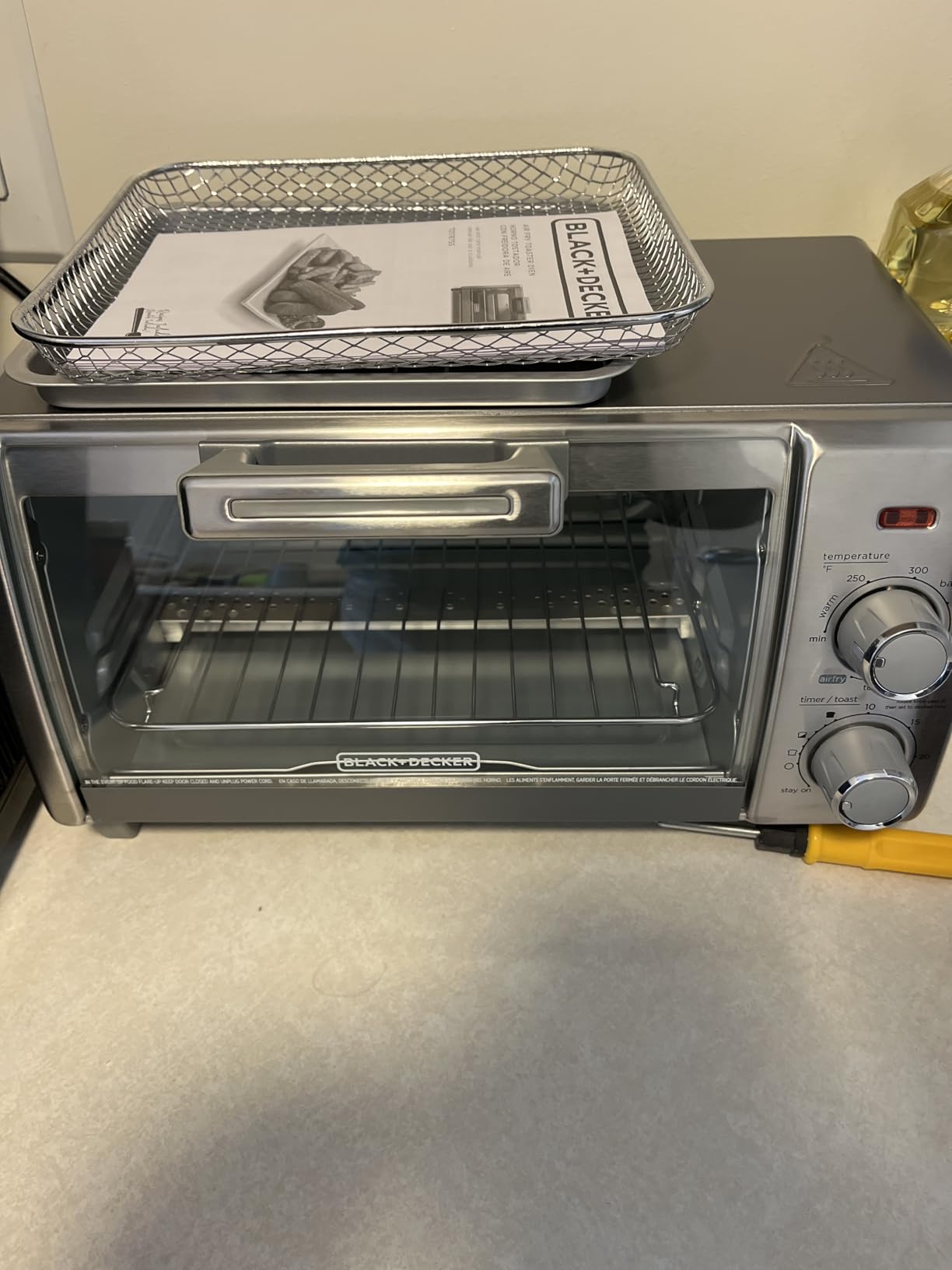 BLACK+DECKER Crisp N Bake Air Fry Countertop Convection Toaster Oven Medium Capacity 4-Slice 5-in-1 Fits 9 inch Pizza 30-Min Timer Bake Broil Air Fry Toast Keep Warm Stainless Steel customer photo 1
