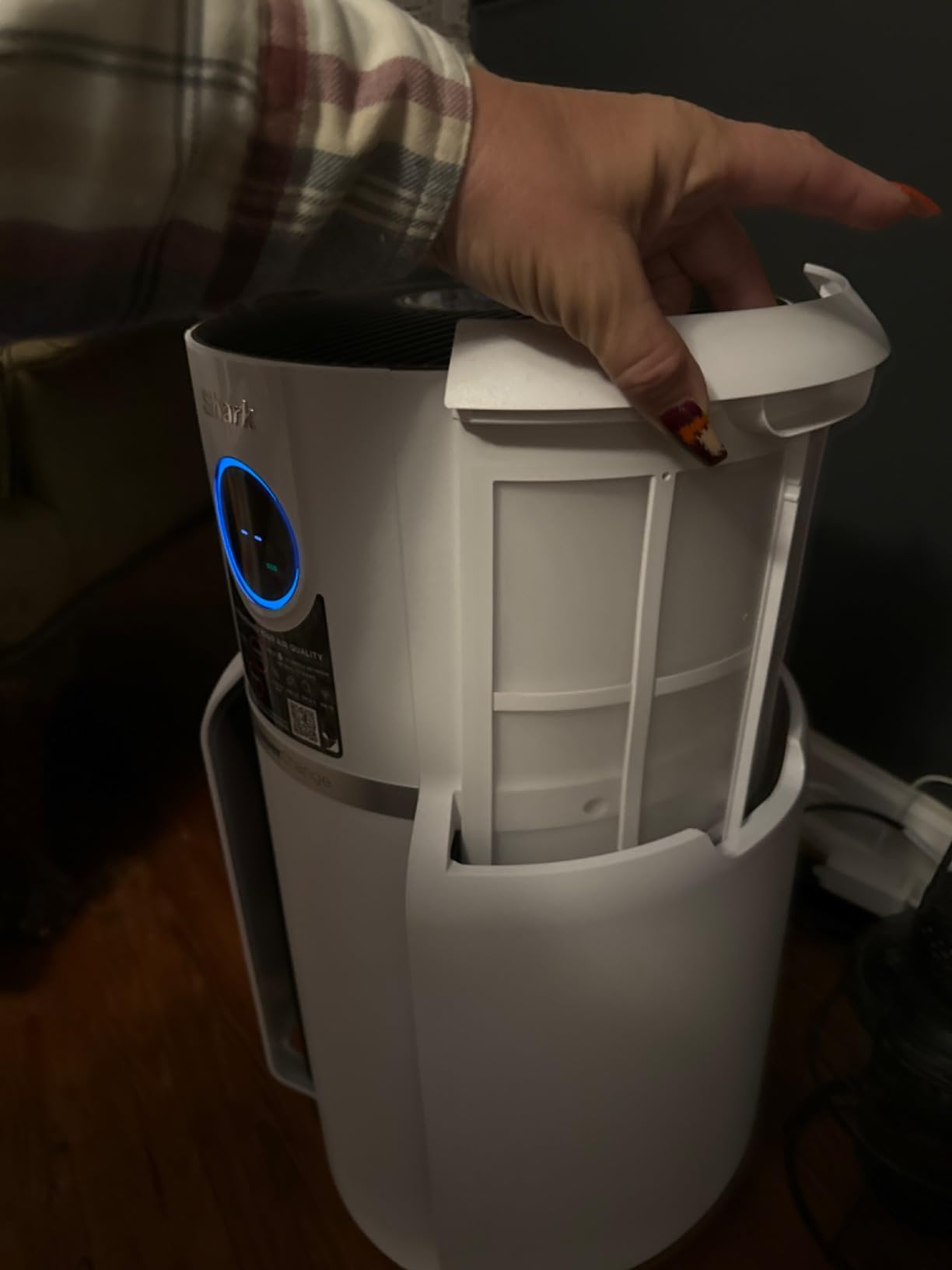 Shark Air Purifier for Home, NeverChange, for Large Room, HEPA-Exceeding Filter, Captures Pollutants, Pet Dander, Dust, Odor, Smoke, and More, Odor Neutralizer, HP152, Charcoal customer photo 2