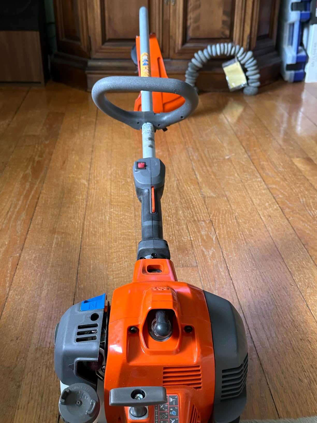 Husqvarna 130C Gas String Trimmer, 28-cc 2-Cycle, 17-Inch Curved Shaft Gas Weed Wacker with Tap N' Go Trimmer Head and LowVib Technology customer photo 2