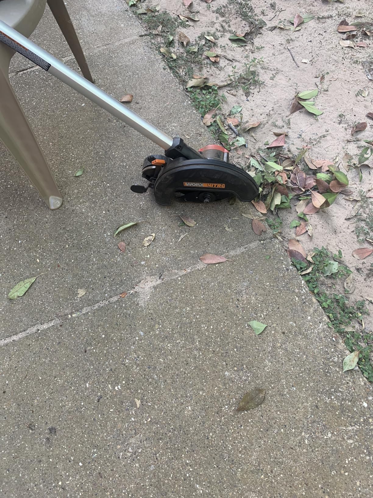 WORX Cordless Lawn Edger, 7'' Grass Edger with 3 Depth Settings, 20V Trencher with Dual Wheels & Brushless Motor, 4.0 Ah Battery & Charger Included, WG898 customer photo 2