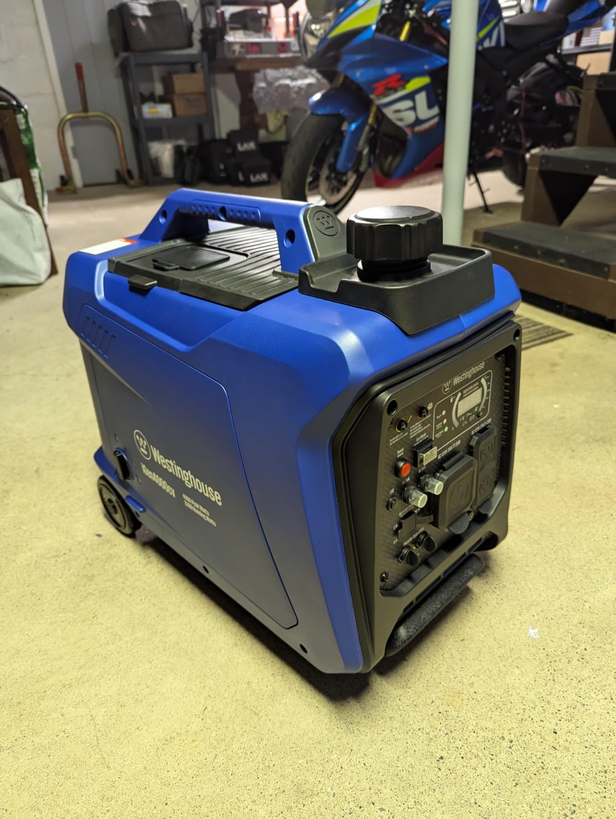 Westinghouse 4000 Peak Watt Super Quiet Portable Inverter Generator, Wheel & Handle Kit, RV Ready 30A Outlet, Gas Powered, CO Sensor, Parallel Capable customer photo 1