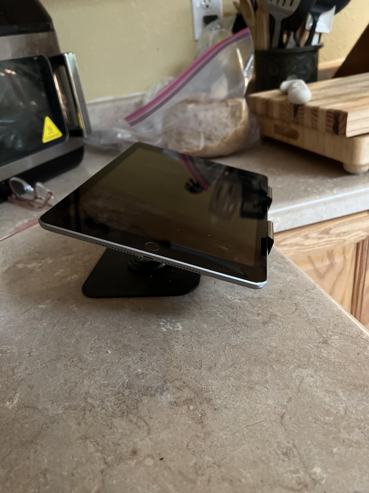 LISEN for iPad Stand Holder, Aluminum Tablet Stand Holder for iPad | 2026 iPad Accessories, Rotating Display Stand, Home Office for Desk Women Gifts Kindle Tablet PS Switch iPhone 11
