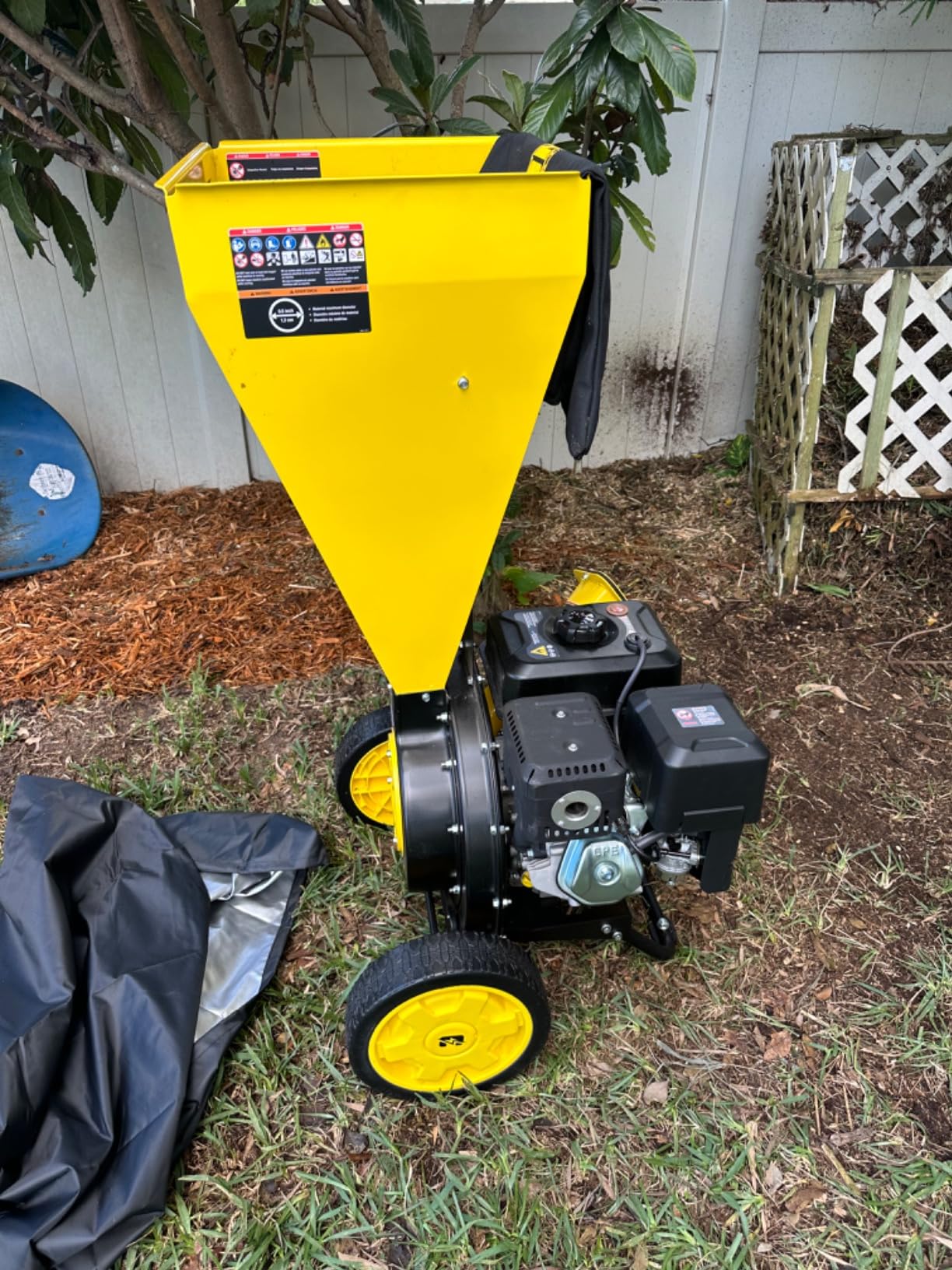 Champion Power Equipment 3-Inch Portable Chipper-Shredder with Collection Bag customer photo 2